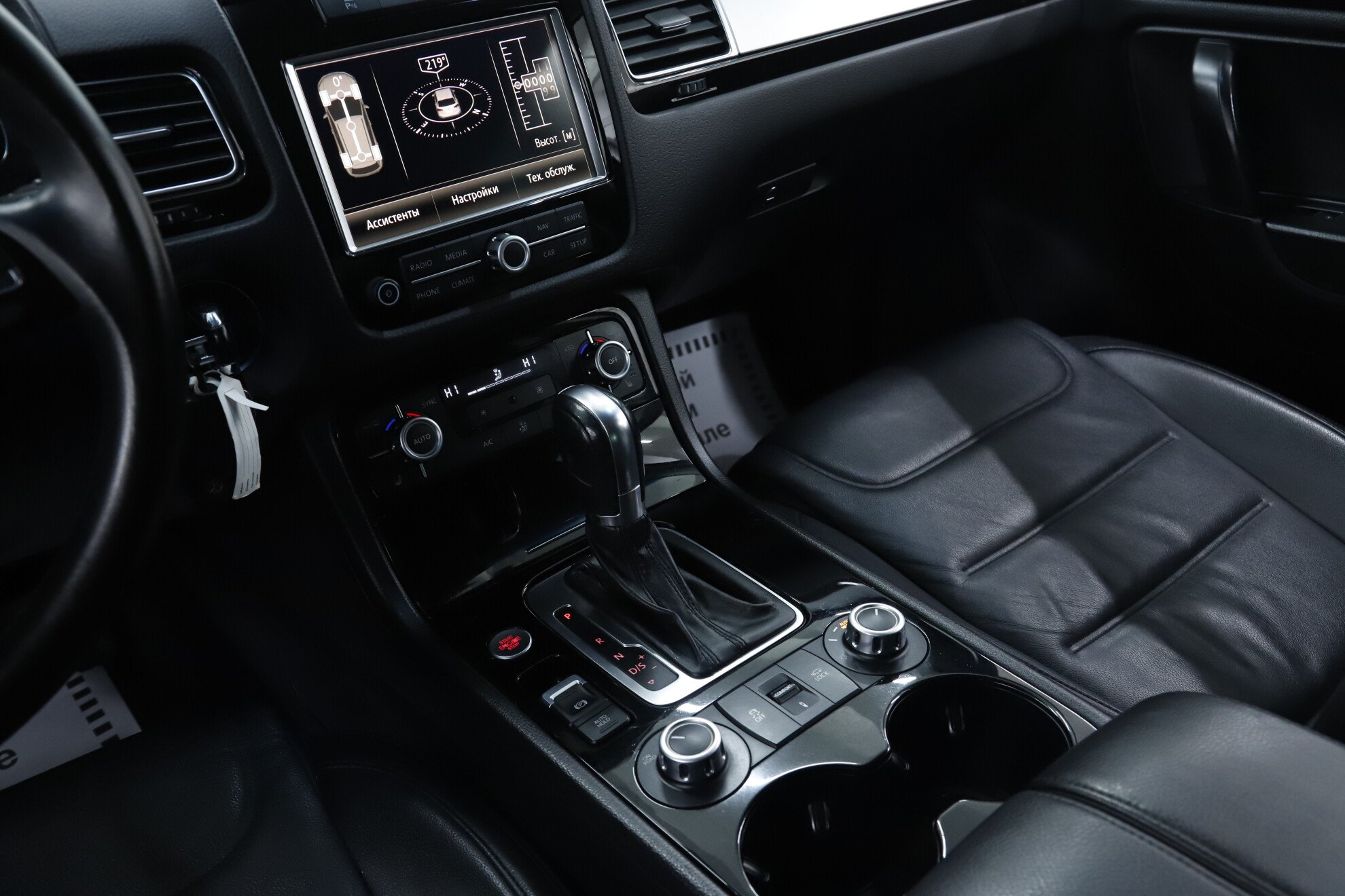 Volkswagen Touareg, II, 2014 фото 13