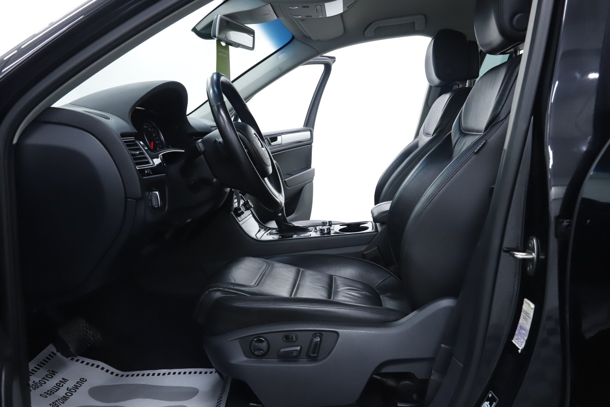 Volkswagen Touareg, II, 2014 фото 7