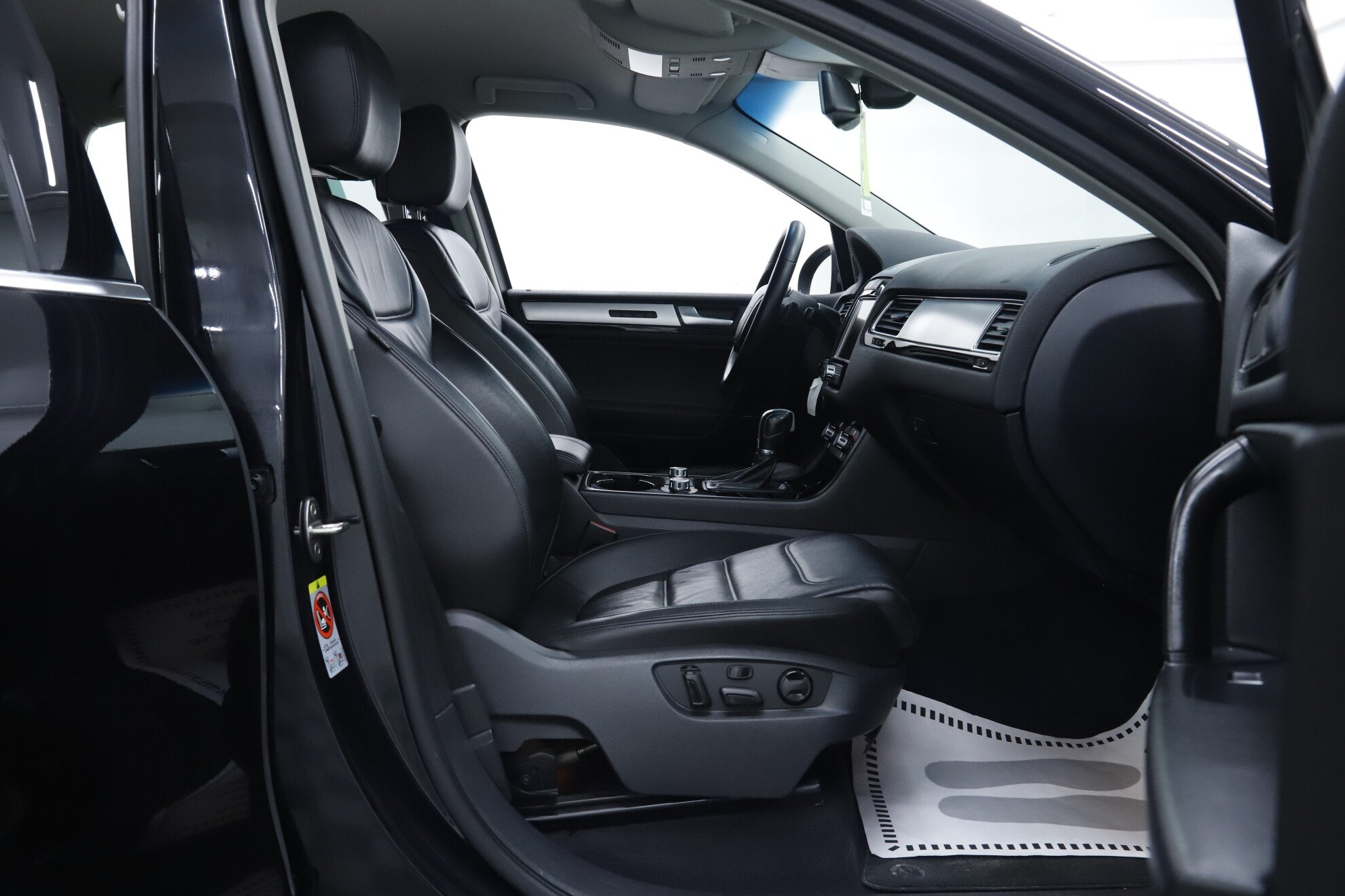 Volkswagen Touareg, II, 2014 фото 23