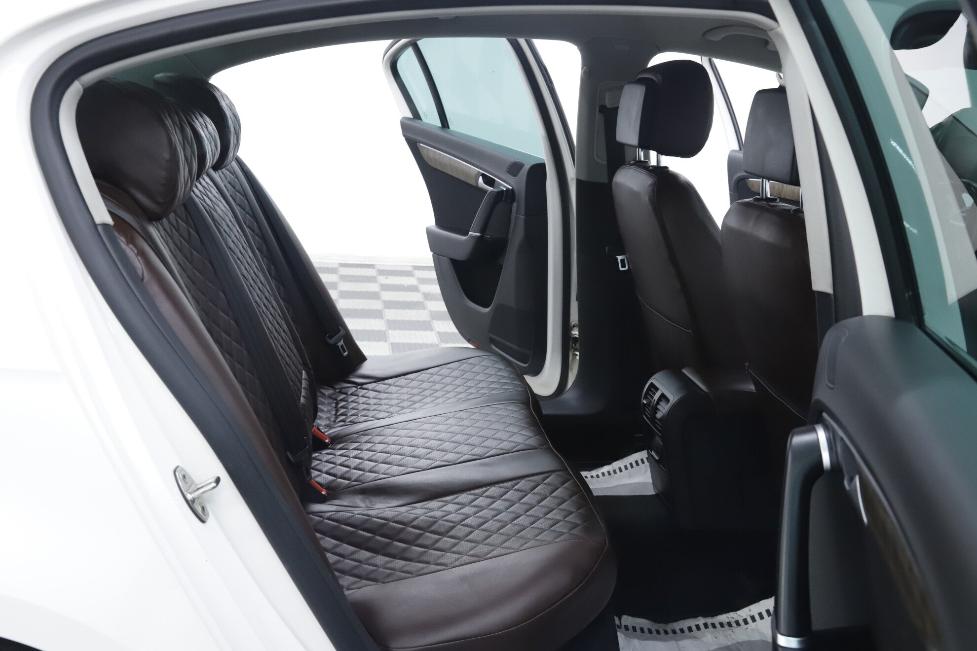 Volkswagen Passat, B7, 2014 фото 17