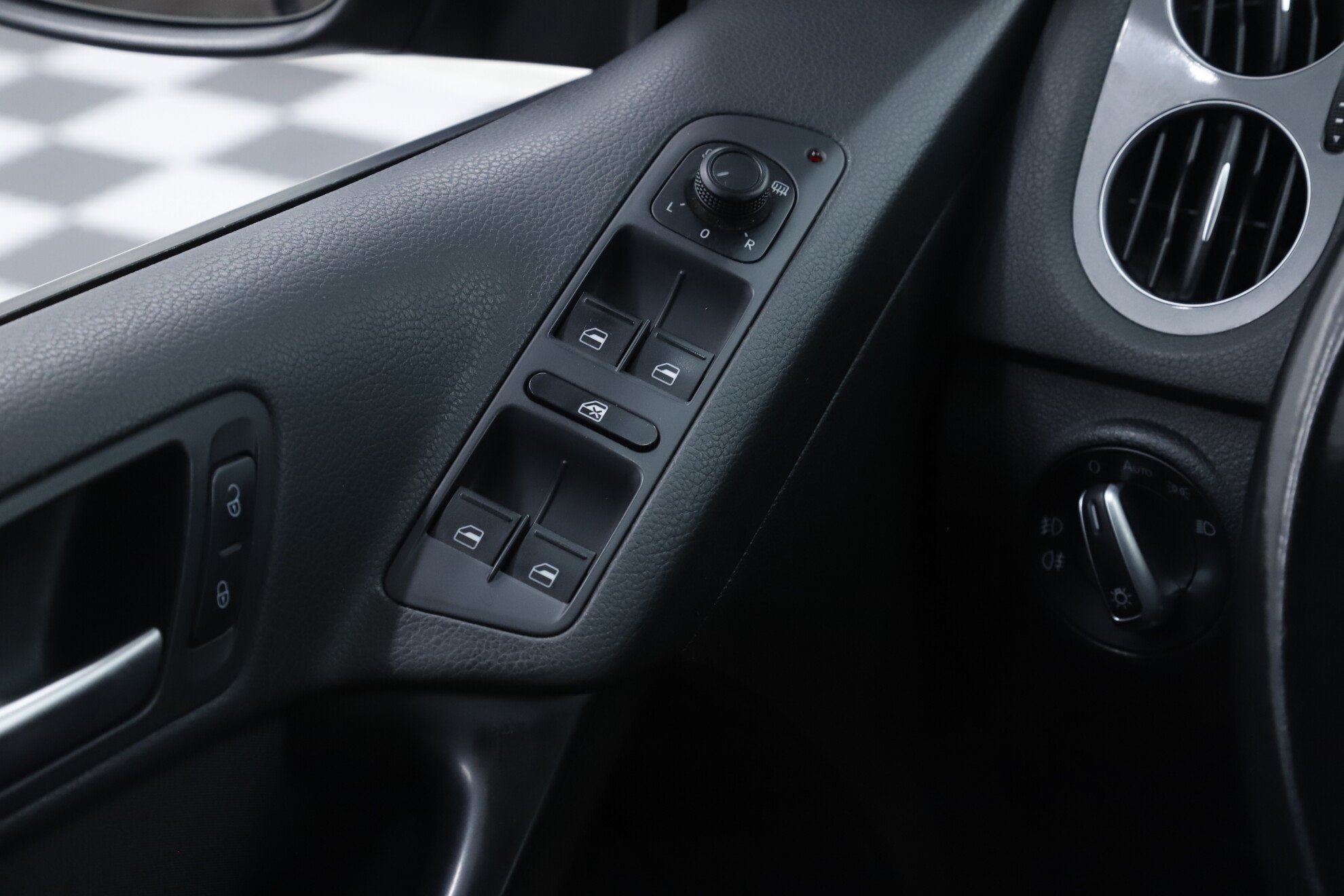 Volkswagen Tiguan, I Рестайлинг, 2015 фото 15