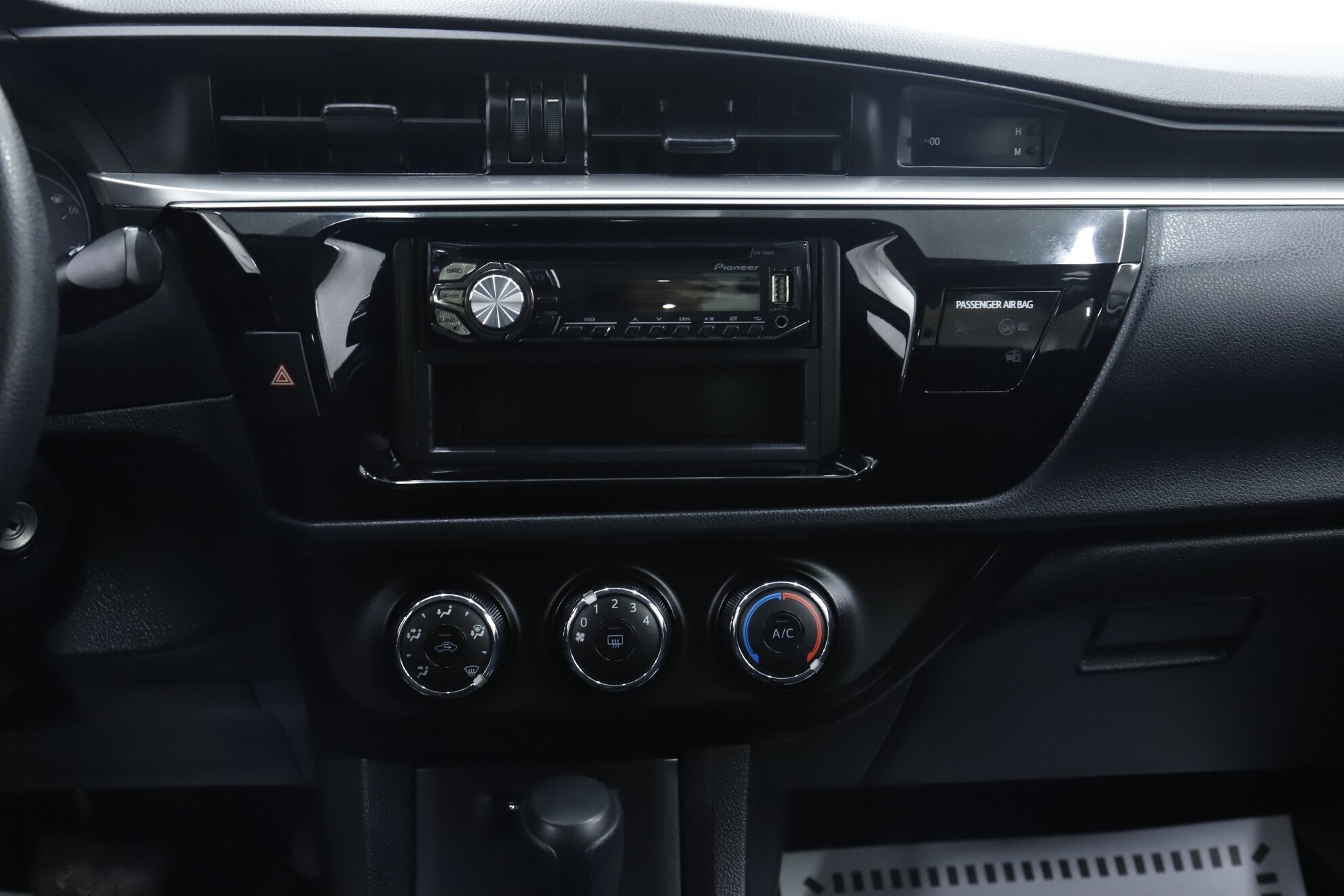 Toyota Corolla, XI (E160, E170, E180), 2014 фото 11