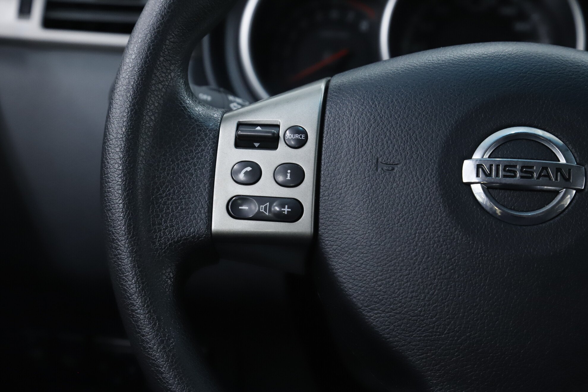 Nissan Tiida, I Рестайлинг, 2011 фото 14