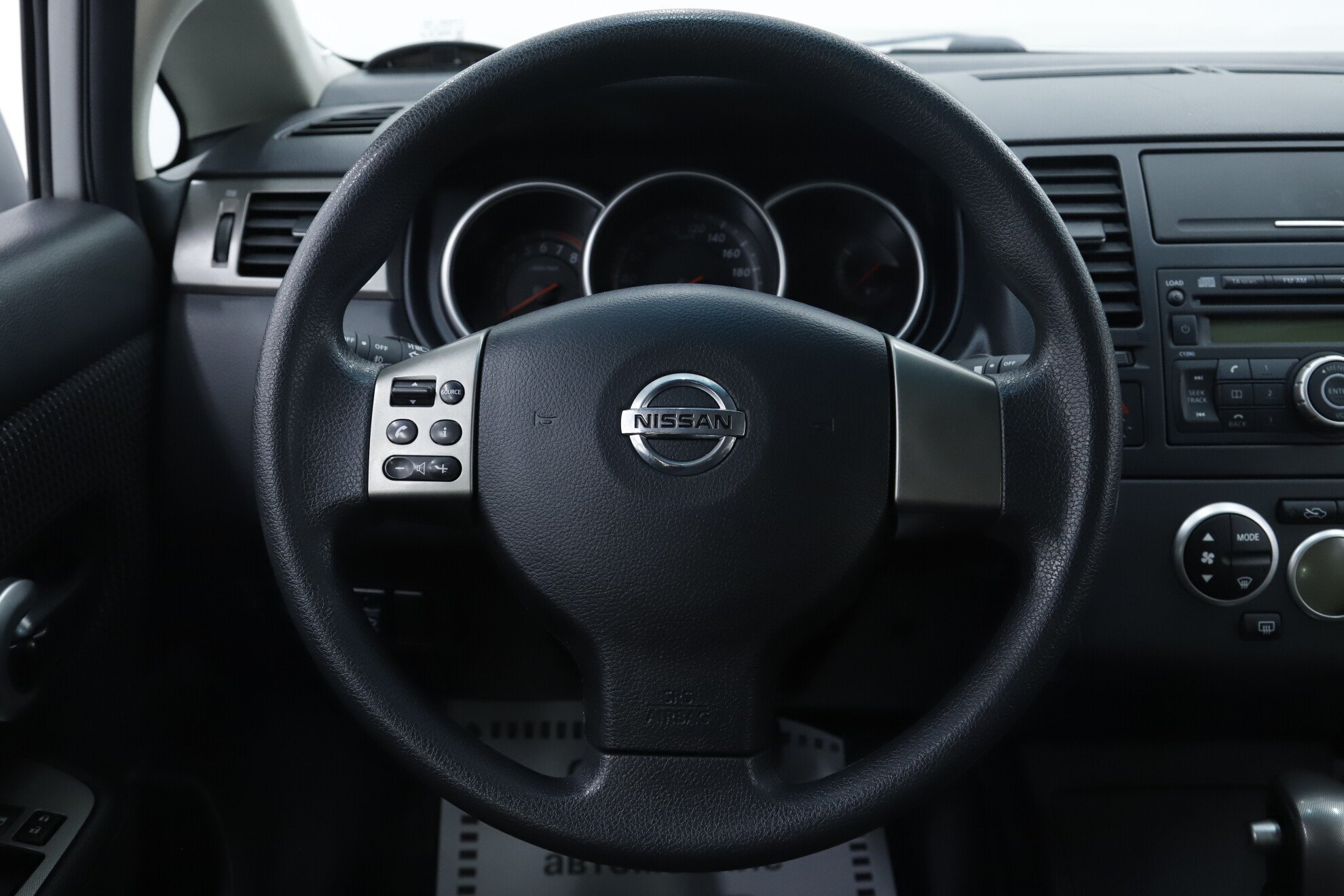 Nissan Tiida, I Рестайлинг, 2011 фото 10