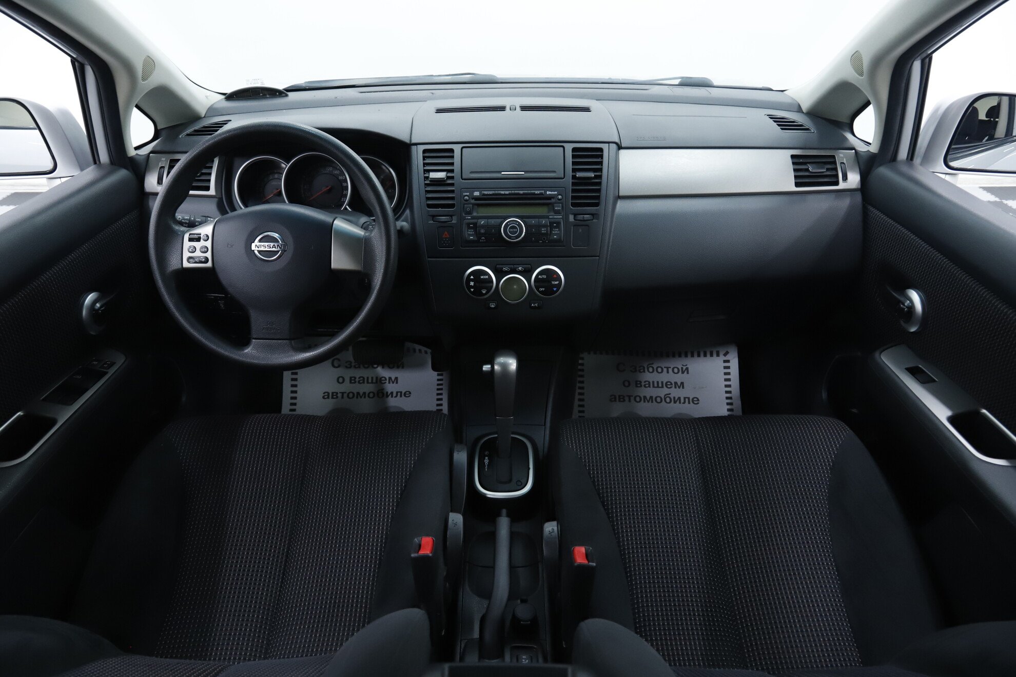 Nissan Tiida, I Рестайлинг, 2011 фото 9