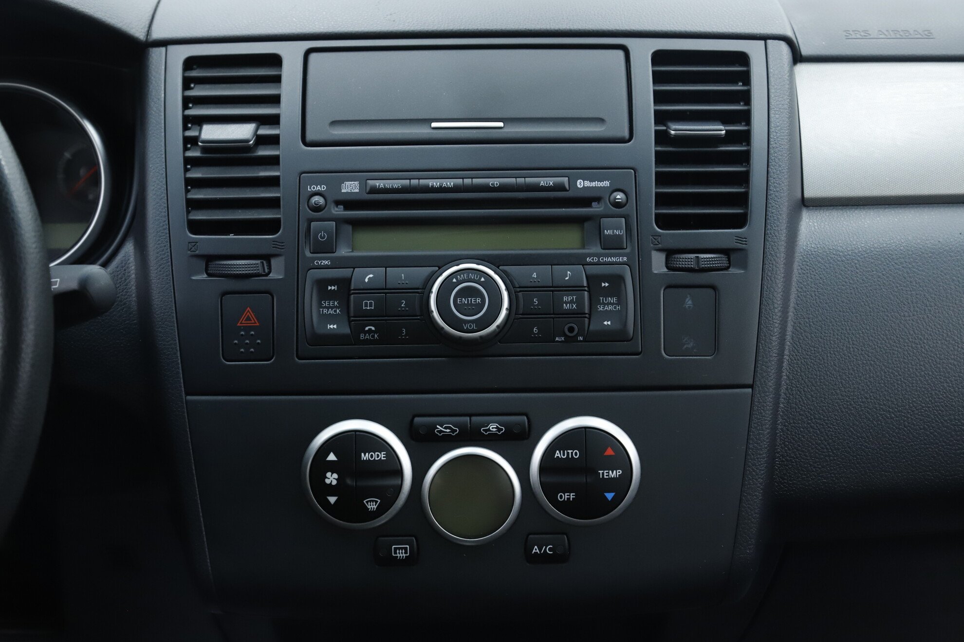 Nissan Tiida, I Рестайлинг, 2011 фото 15