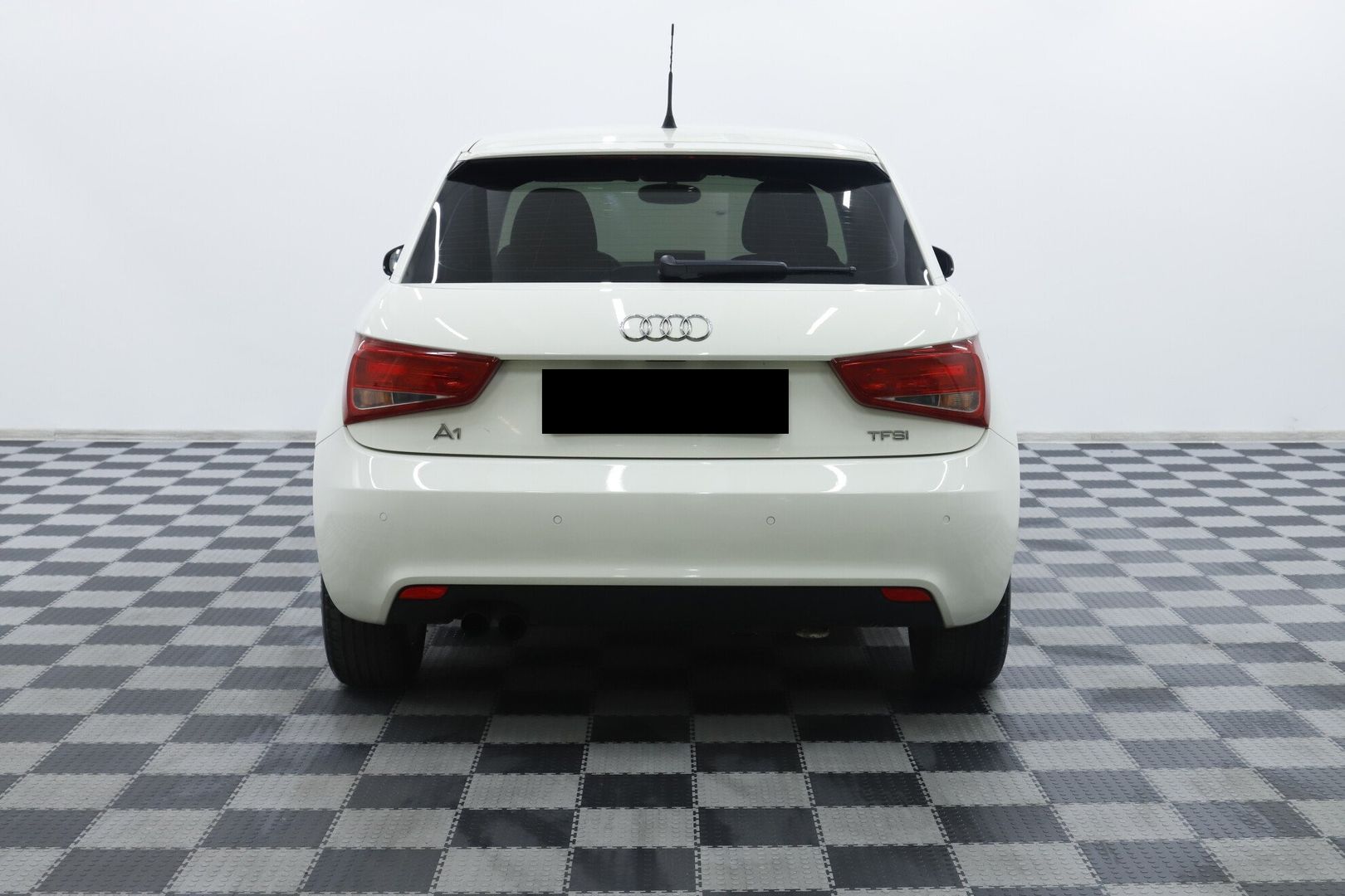 Audi A1, I (8X), 2010 фото 2
