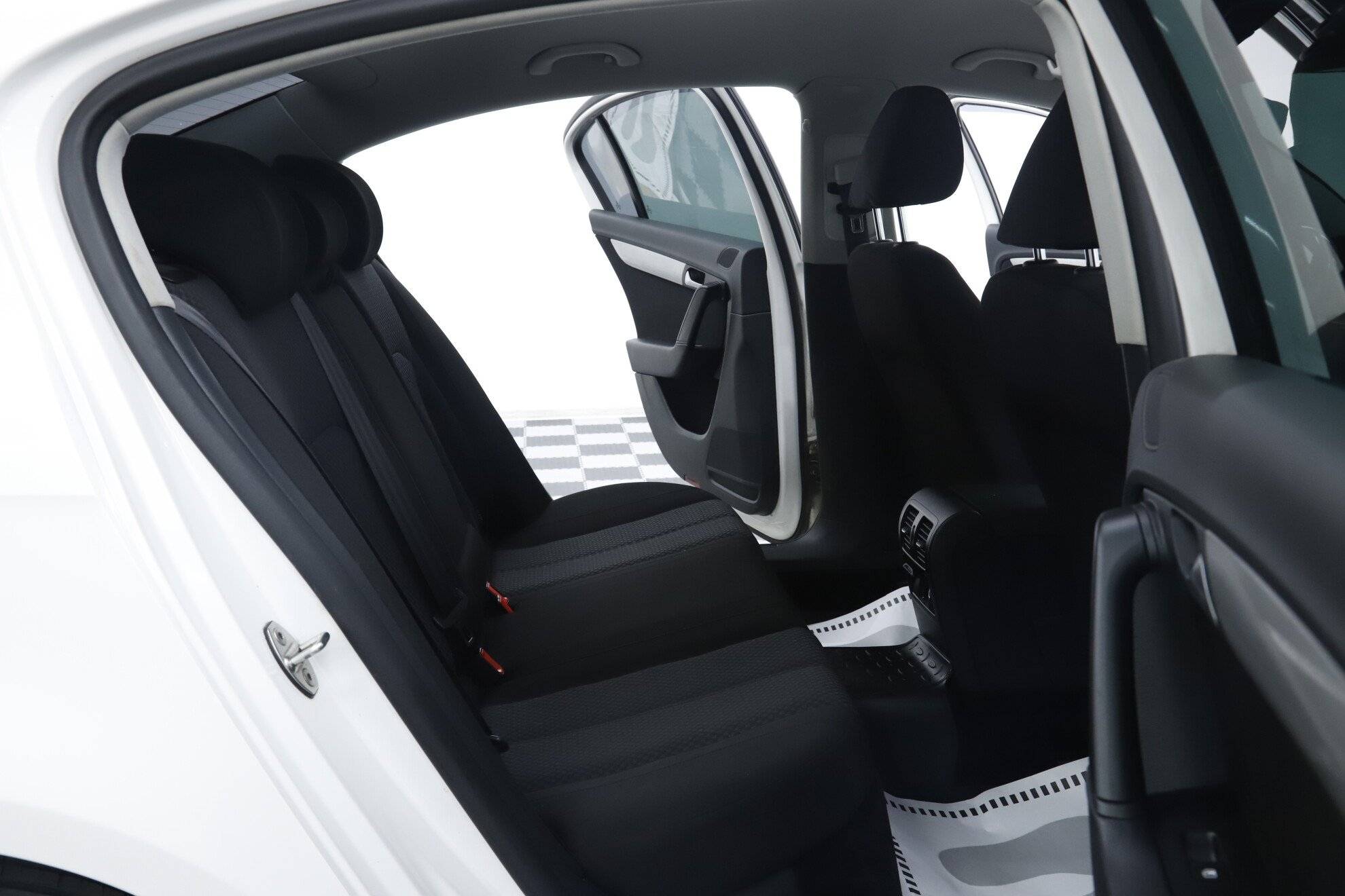 Volkswagen Passat, B7, 2011 фото 16