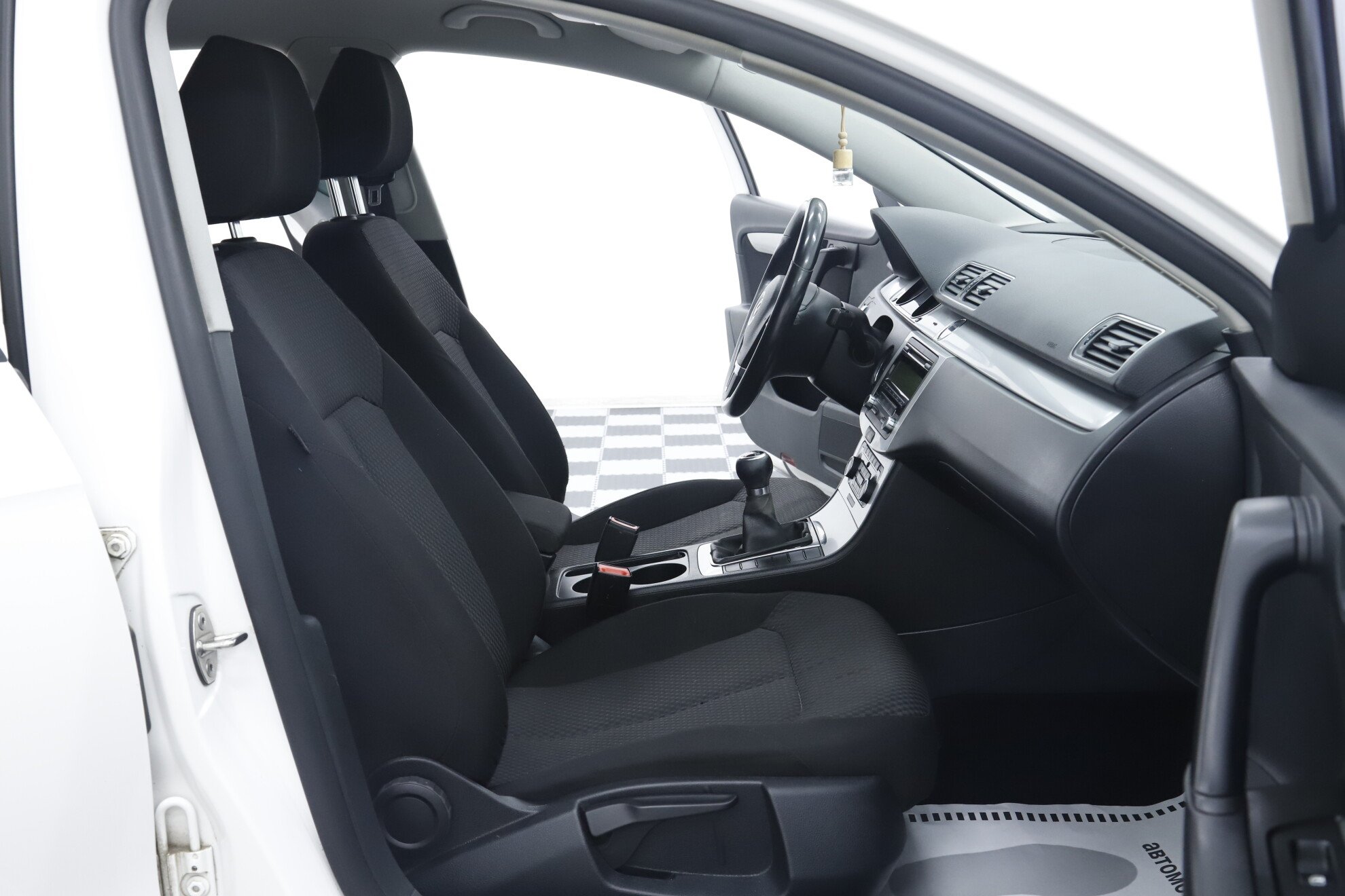 Volkswagen Passat, B7, 2011 фото 15