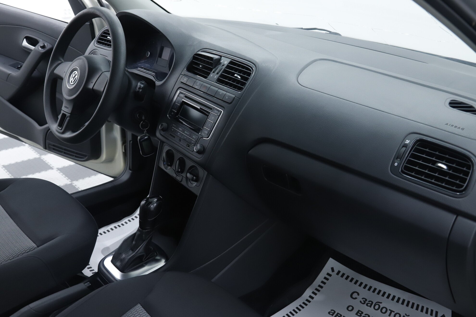 Volkswagen Polo, V, 2013 фото 11