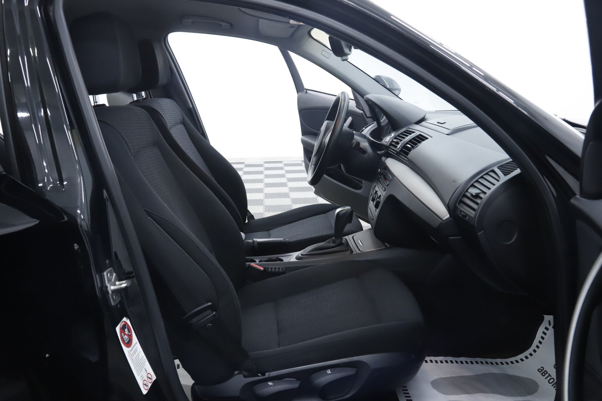 BMW 1 серии, I (E81/E82/E87/E88) Рестайлинг, 2011 фото 17