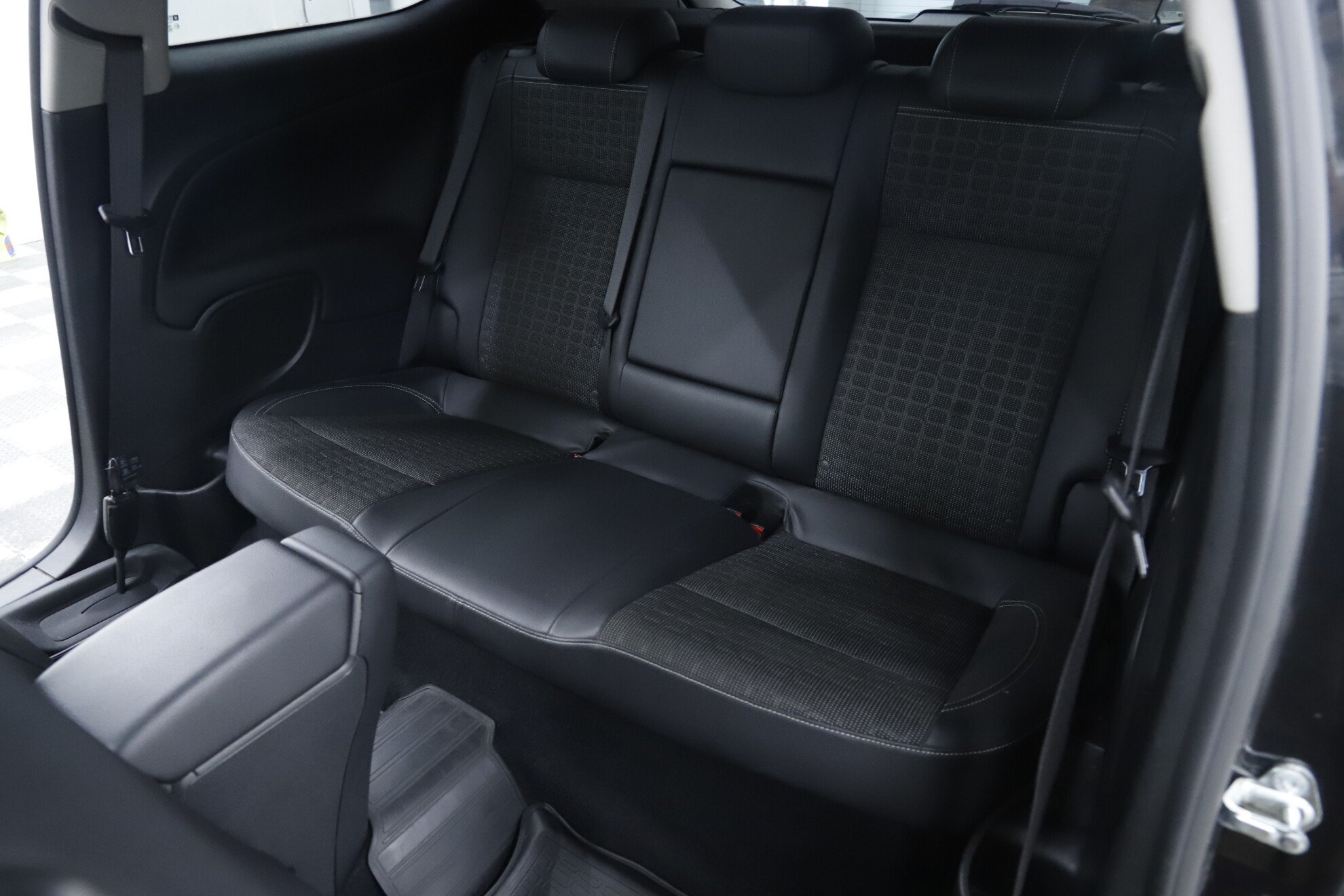 Opel Astra, J Рестайлинг, 2013 фото 16