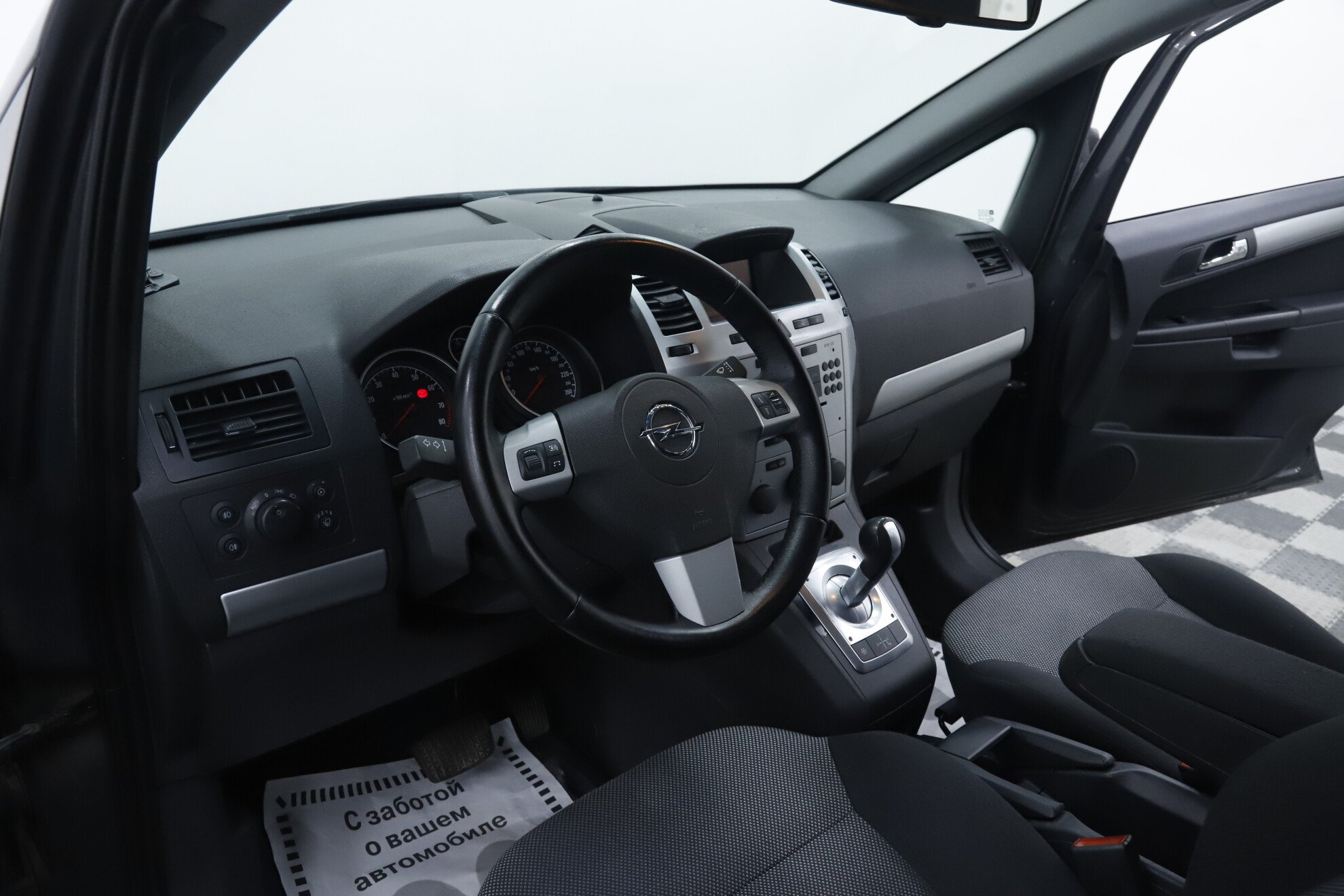 Opel Zafira, B Рестайлинг, 2013 фото 8