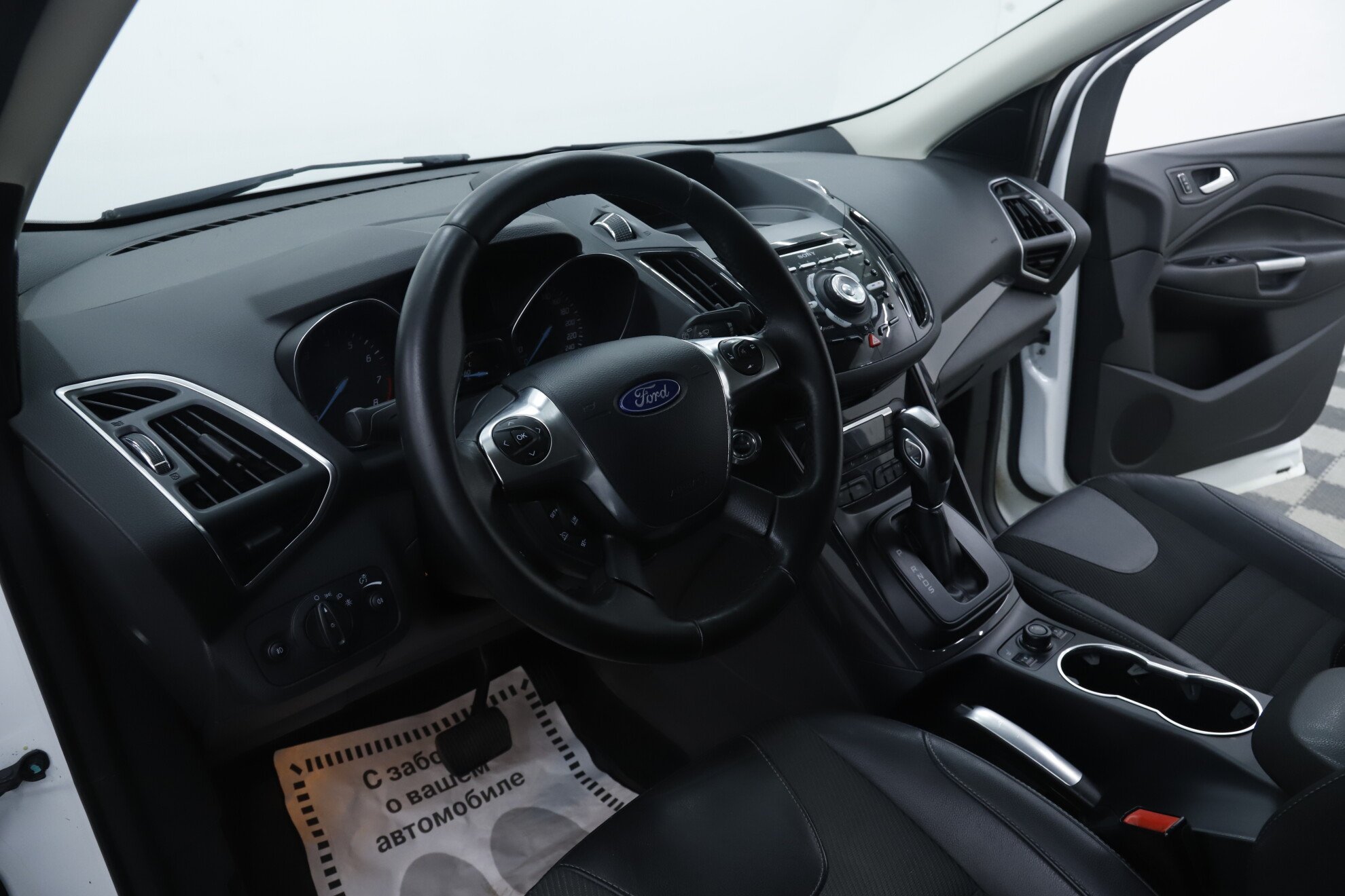 Ford Kuga, II, 2014 фото 8