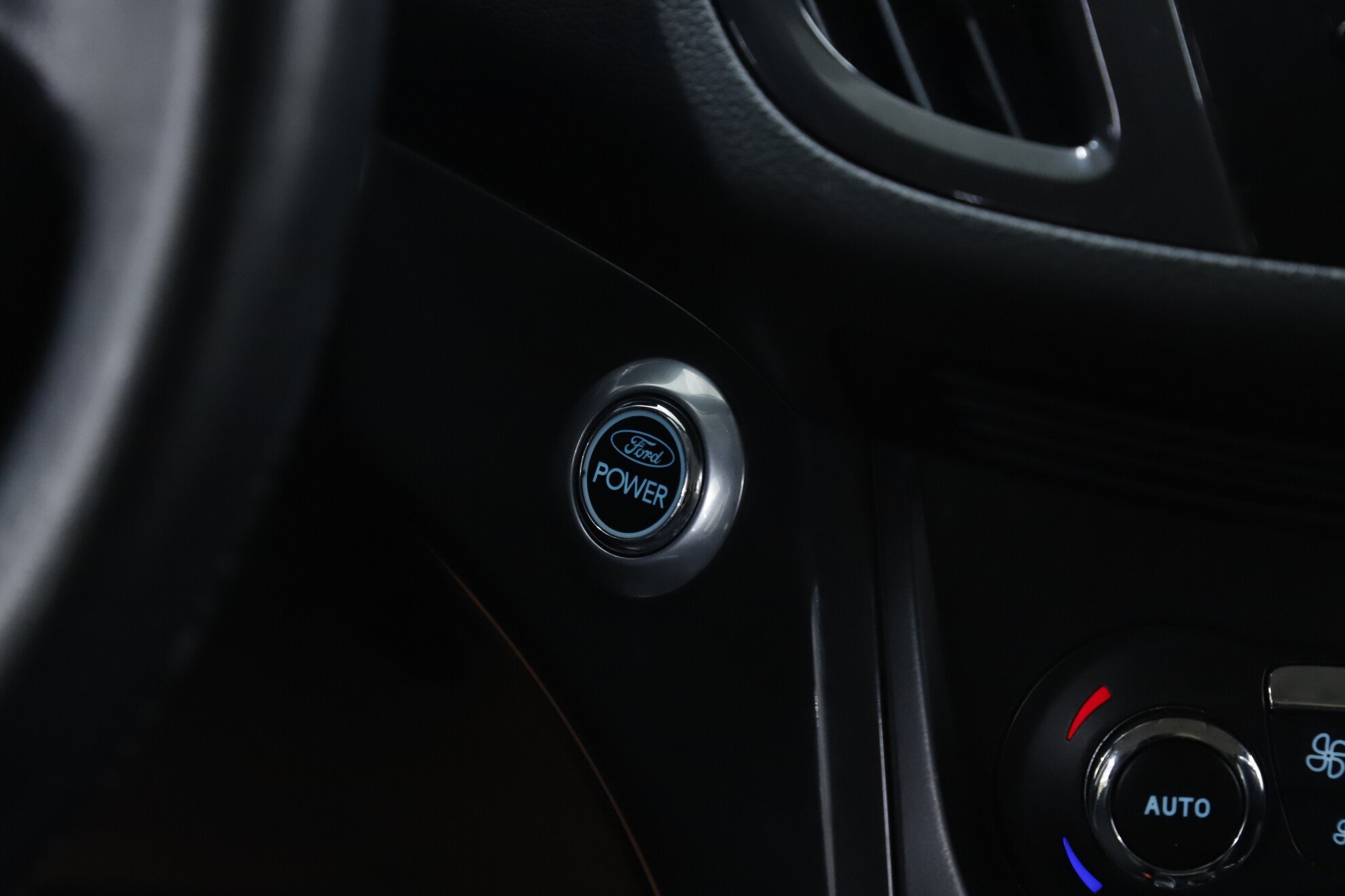 Ford Kuga, II, 2013 фото 14