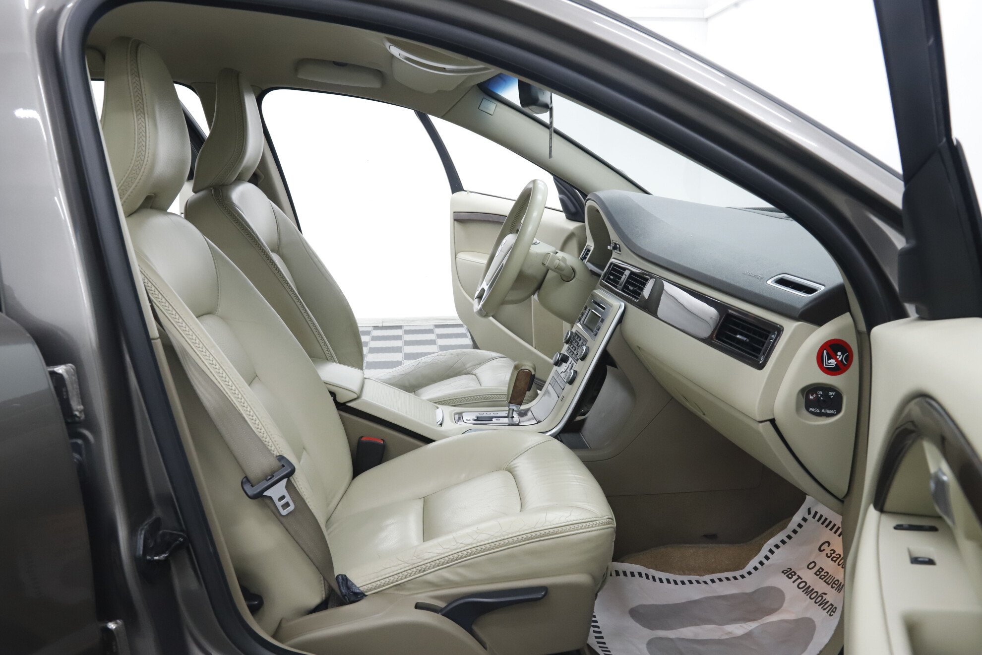 Volvo XC70, II, 2010 фото 14