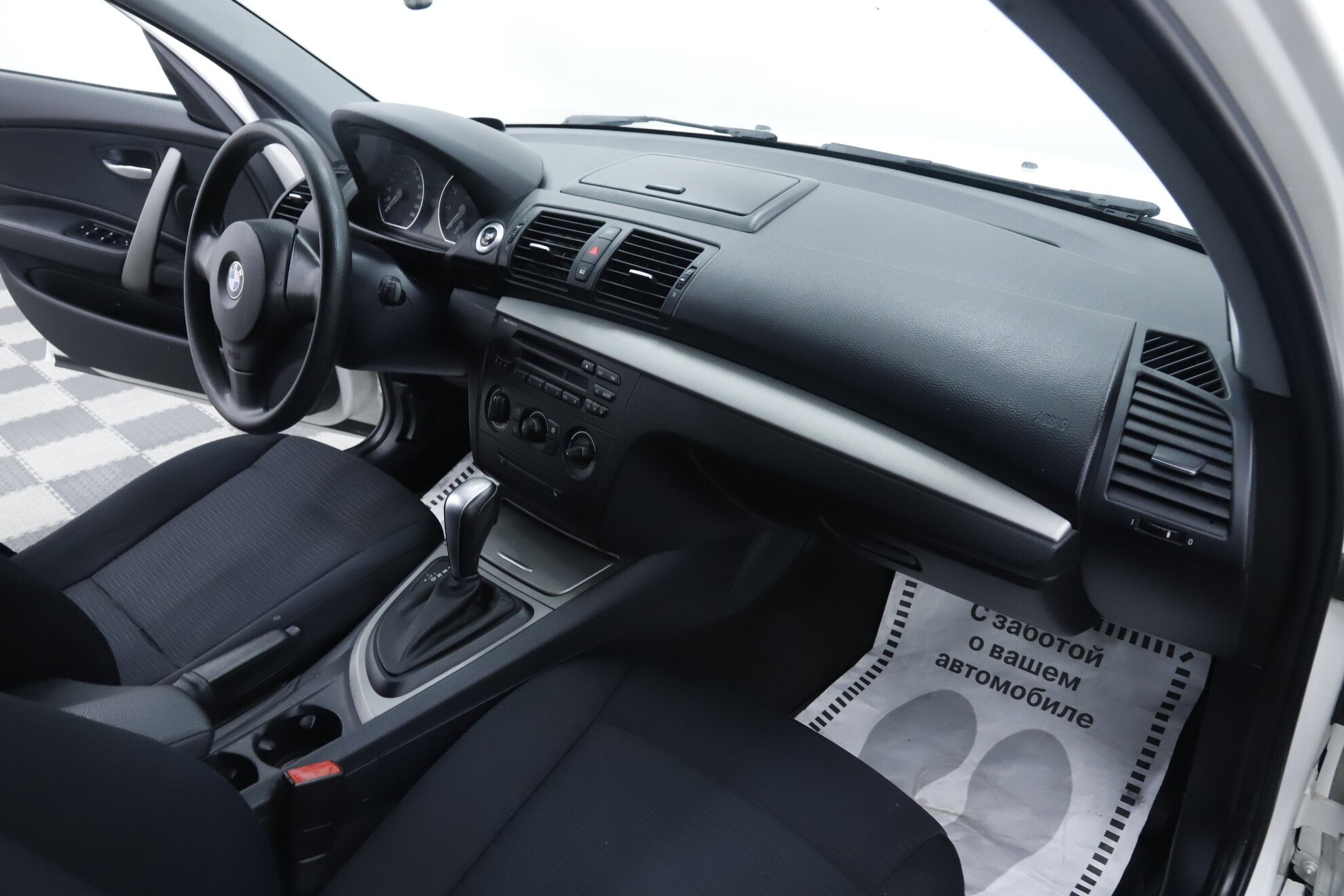 BMW 1 серии, I (E81/E82/E87/E88) Рестайлинг, 2010 фото 14