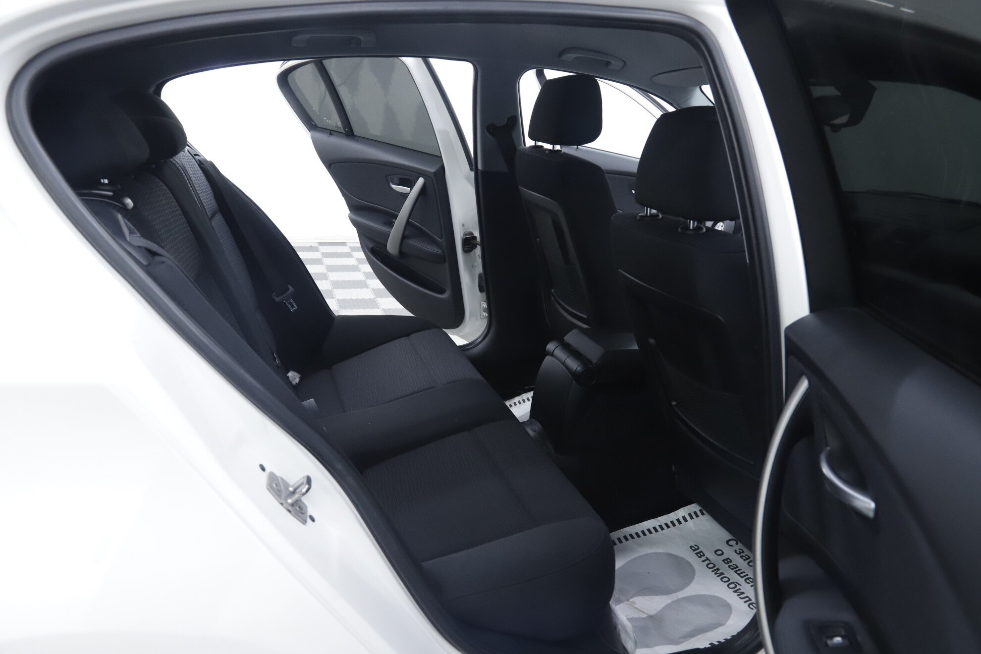 BMW 1 серии, I (E81/E82/E87/E88) Рестайлинг, 2010 фото 16