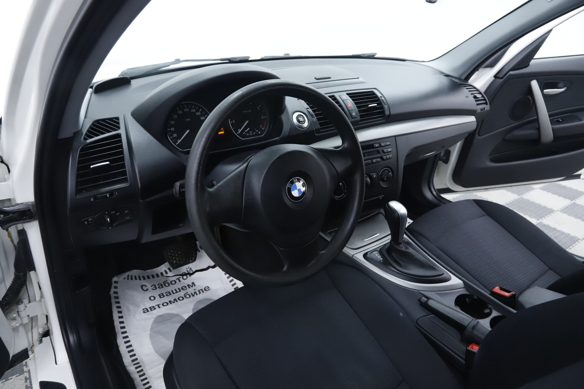 BMW 1 серии, I (E81/E82/E87/E88) Рестайлинг, 2010 фото 8