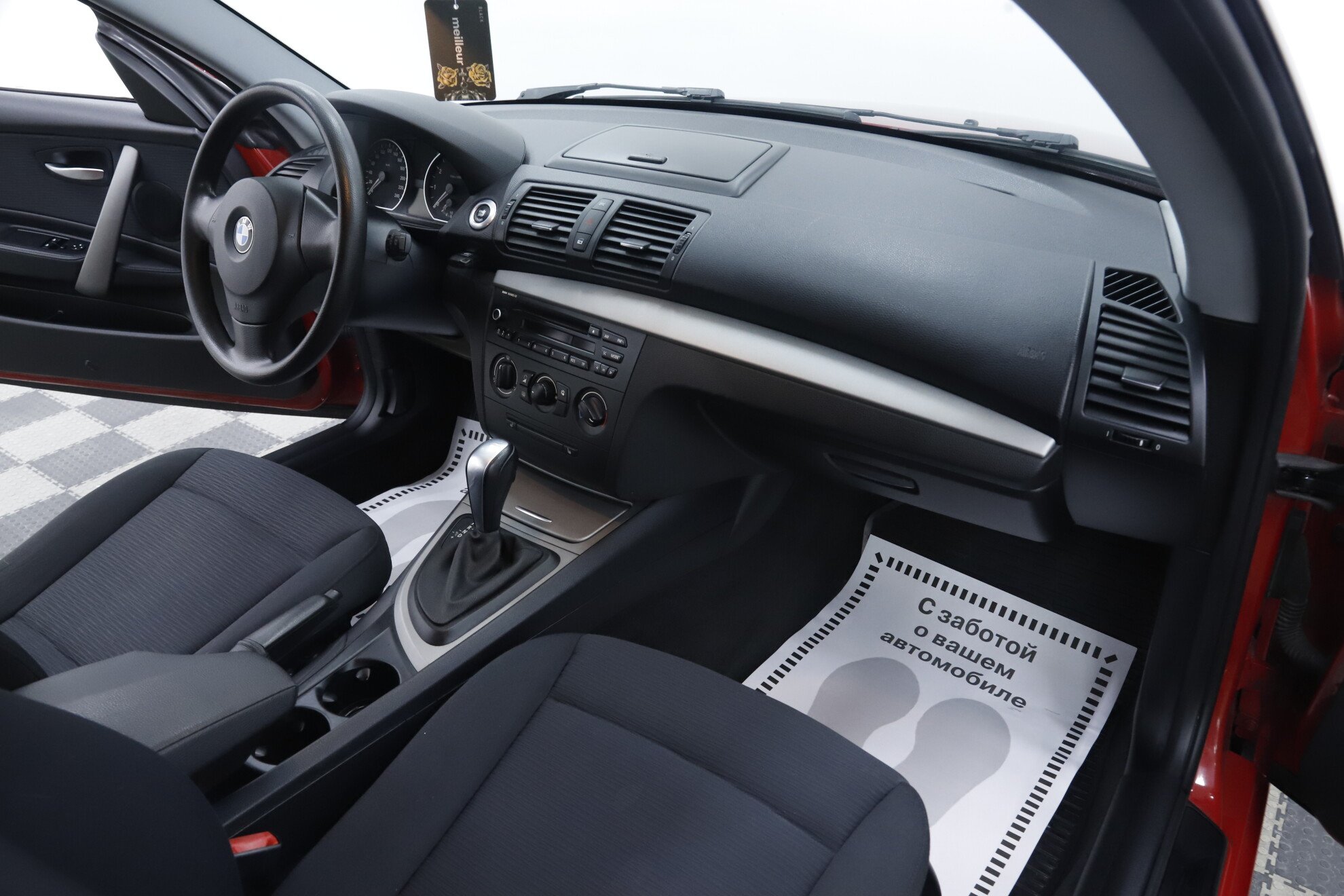 BMW 1 серии, I (E81/E82/E87/E88) Рестайлинг, 2011 фото 14