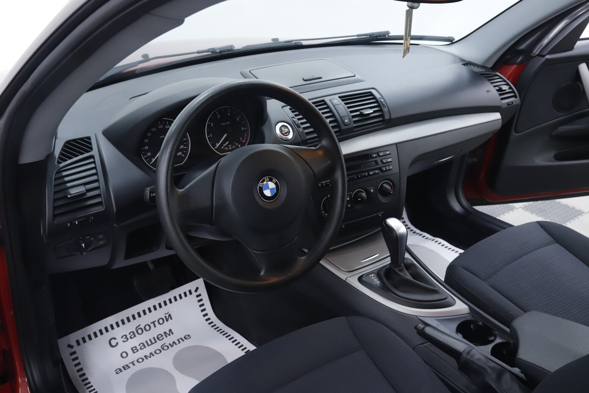 BMW 1 серии, I (E81/E82/E87/E88) Рестайлинг, 2011 фото 8