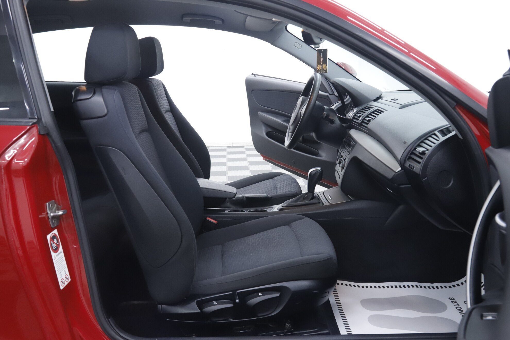 BMW 1 серии, I (E81/E82/E87/E88) Рестайлинг, 2011 фото 15