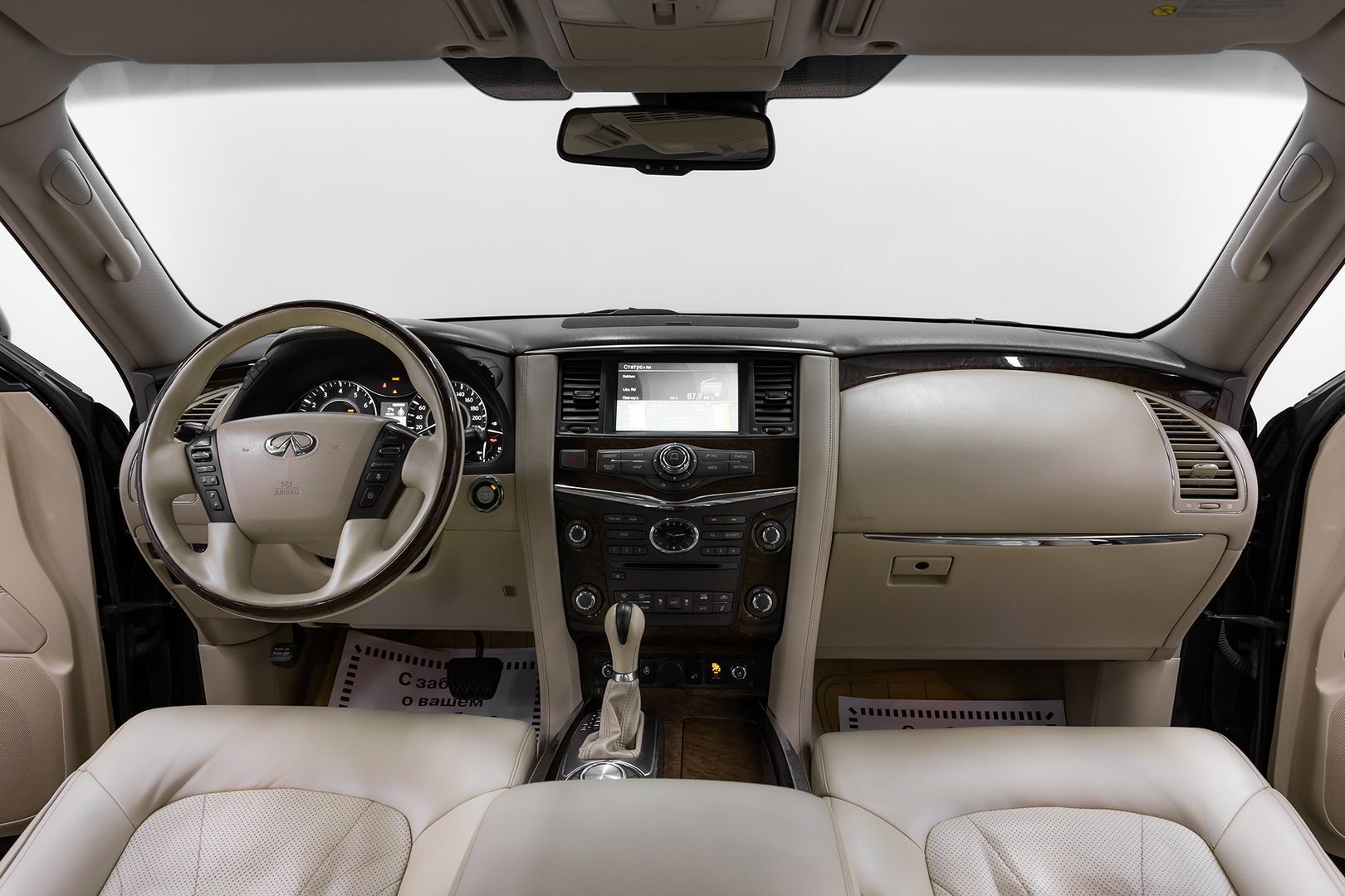 Infiniti QX56, II, 2011 фото 8