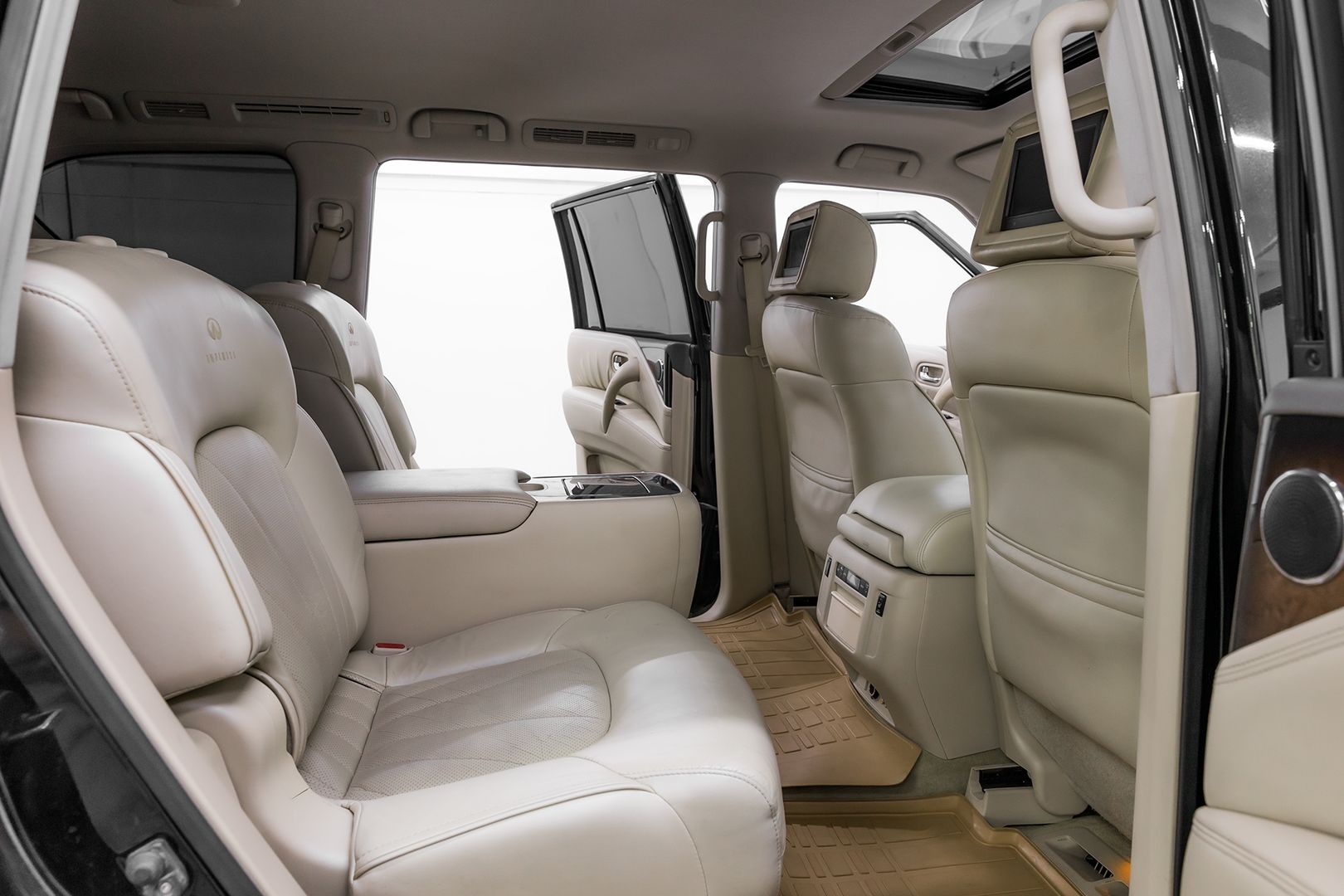 Infiniti QX56, II, 2011 фото 14