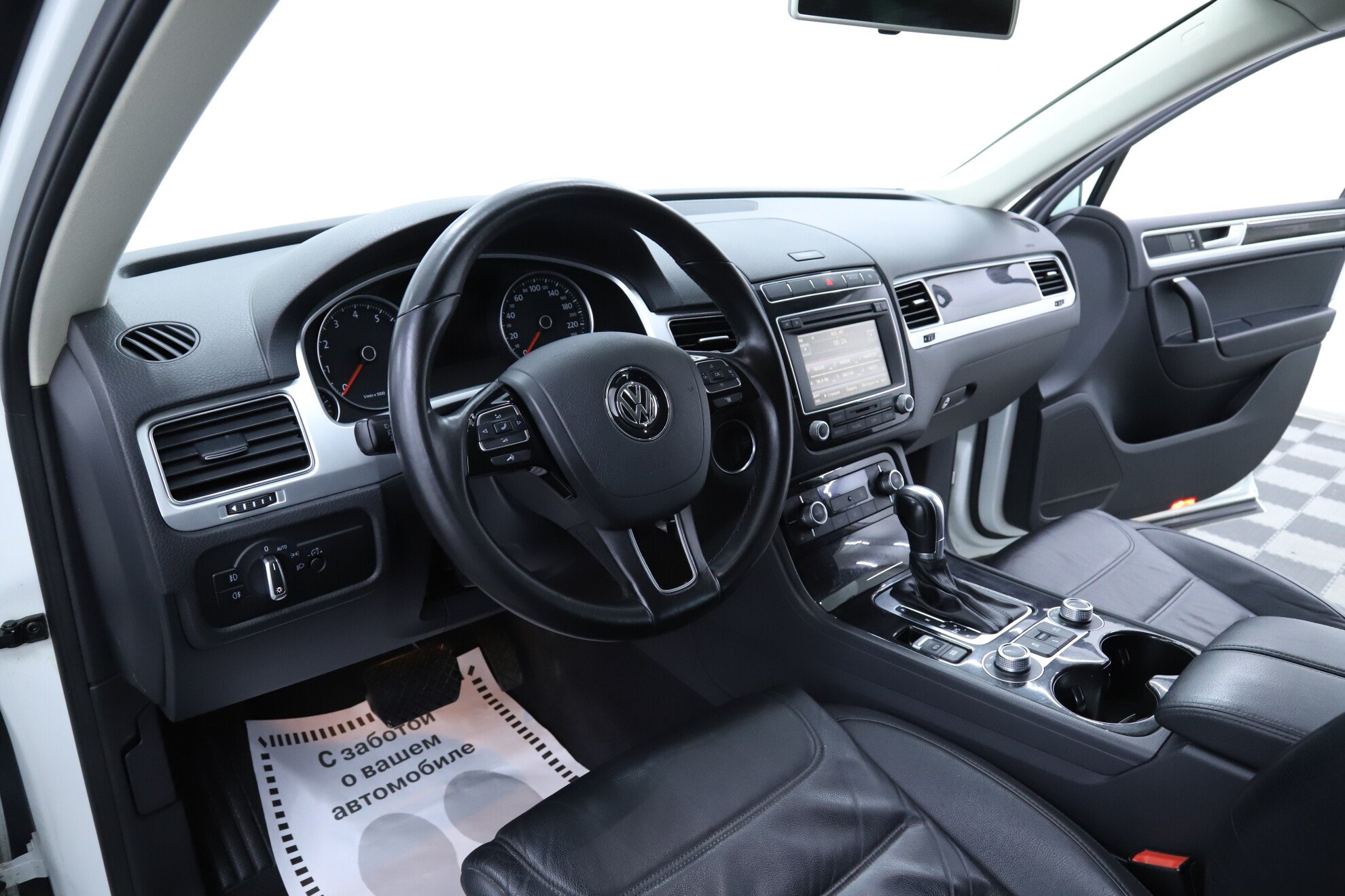 Volkswagen Touareg, II Рестайлинг, 2015 фото 10