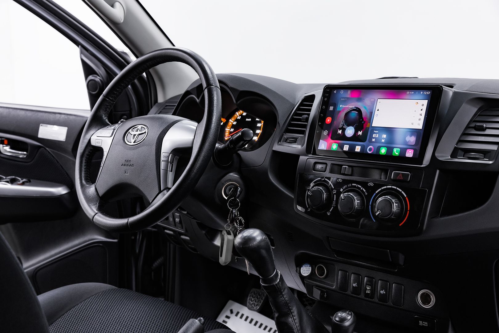 Toyota Hilux, VII Рестайлинг, 2014 фото 12