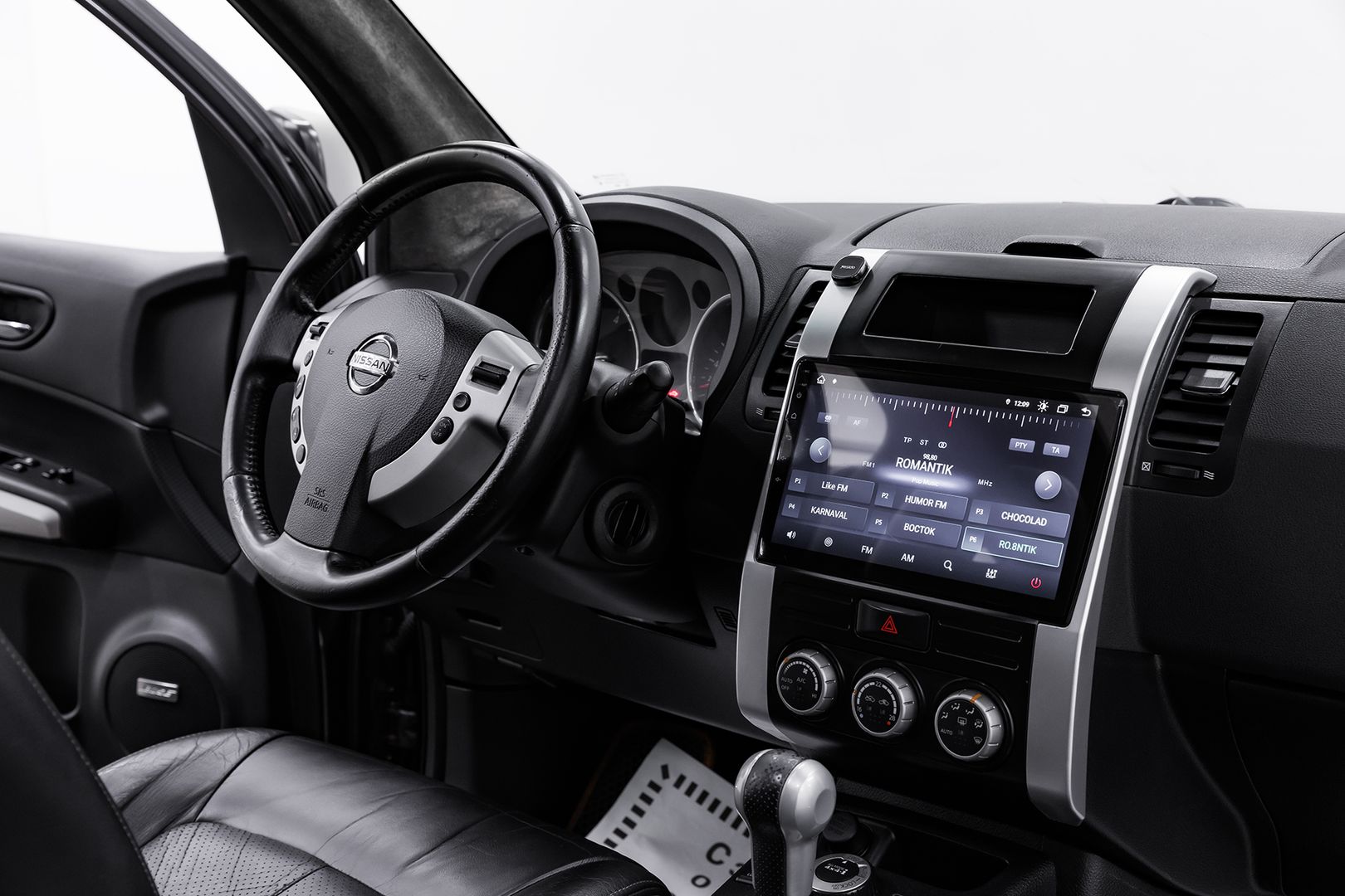 Nissan X-Trail, II, 2010 фото 11