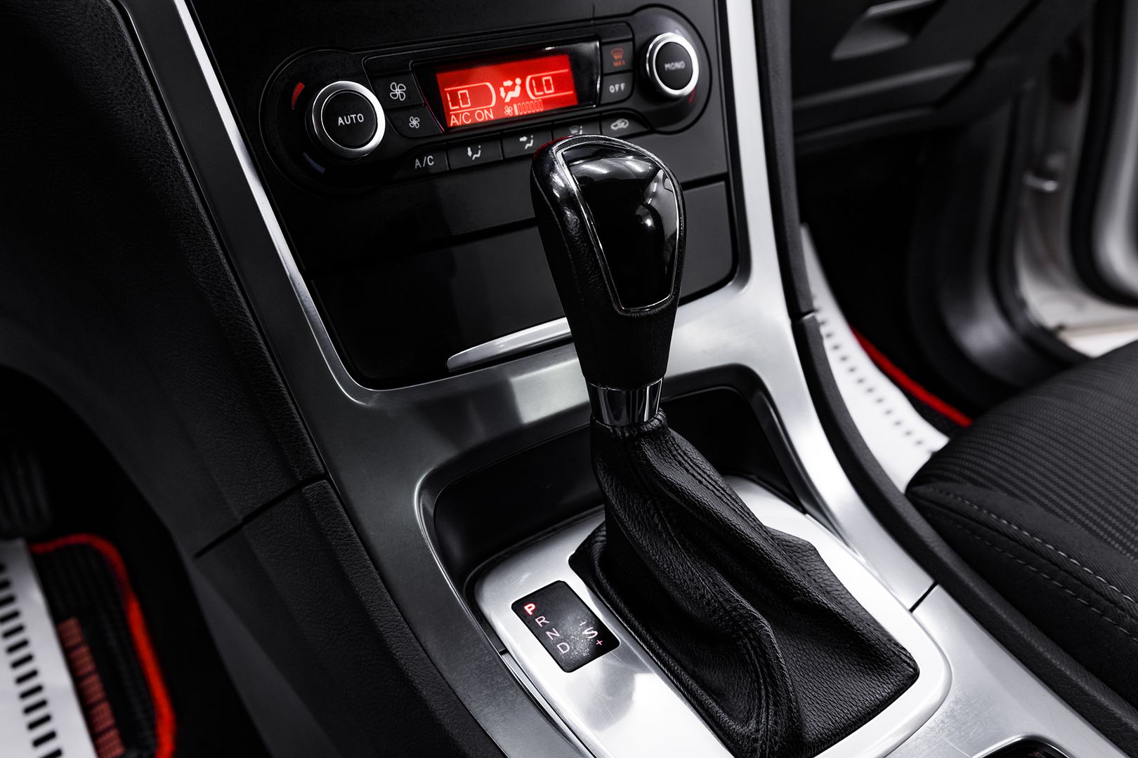 Ford Mondeo, IV Рестайлинг, 2012 фото 13