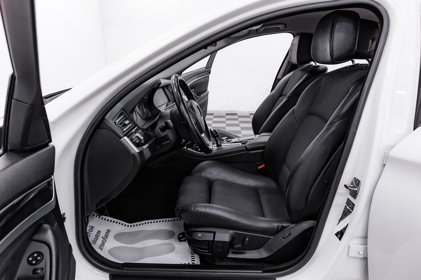 BMW 5 серии, VI (F10/F11/F07), 2010 фото 7