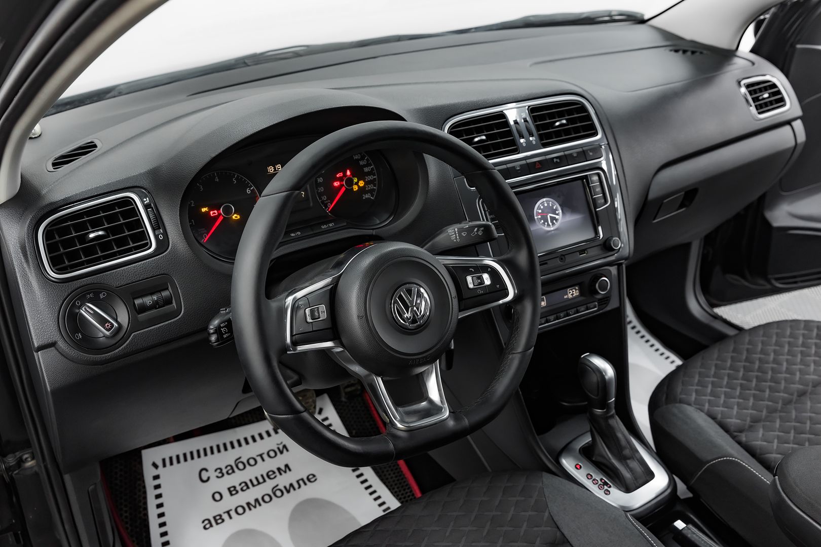 Volkswagen Polo, V Рестайлинг, 2018 фото 11