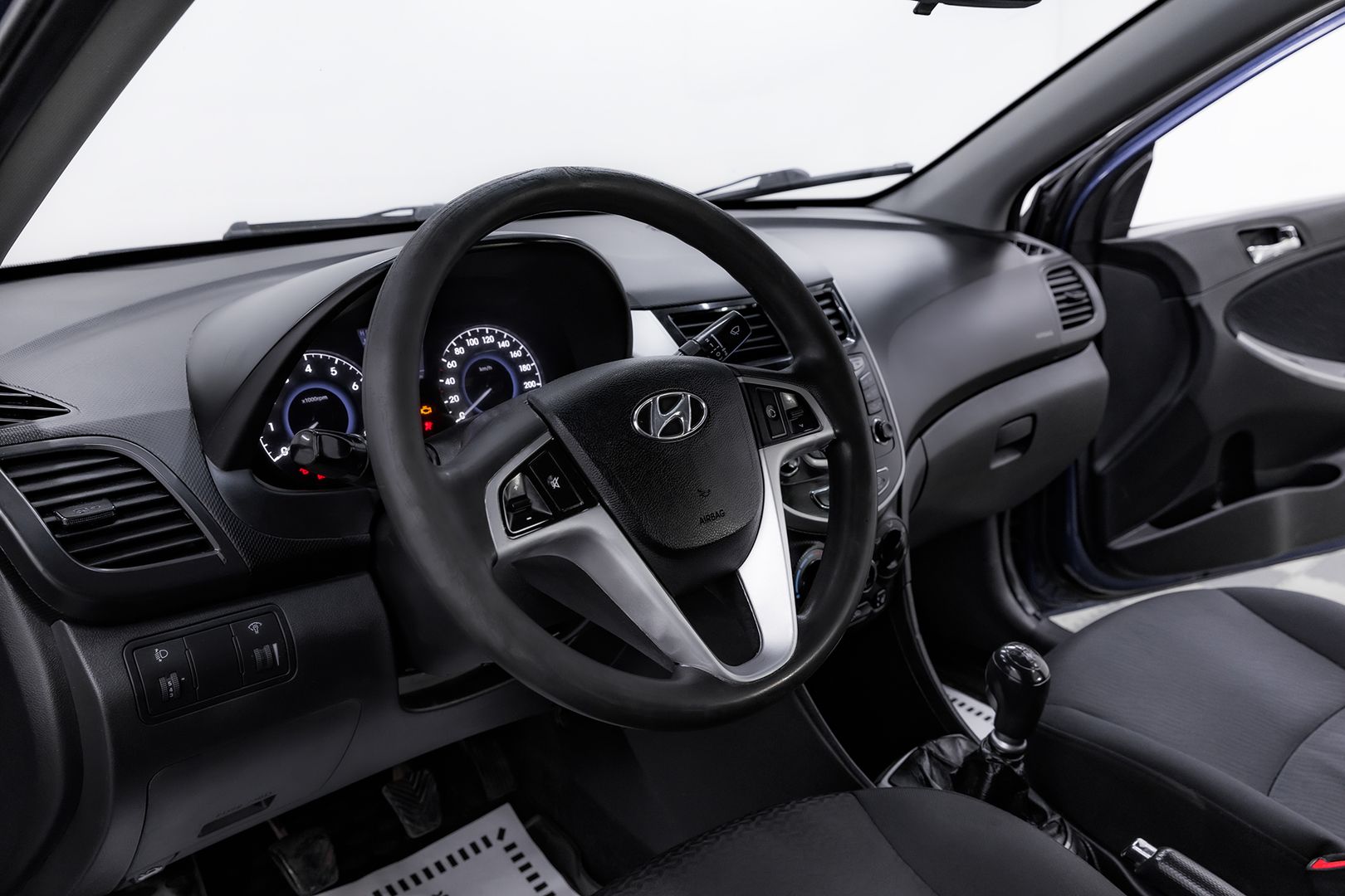 Hyundai Solaris, I, 2012 фото 11