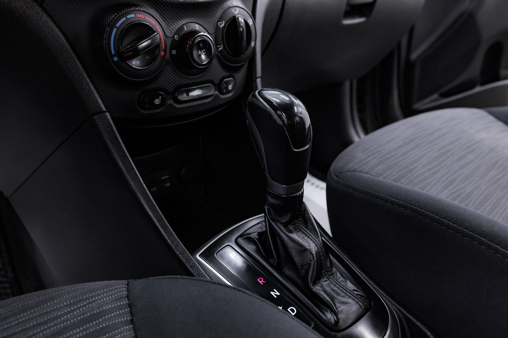 Hyundai Solaris, I Рестайлинг, 2014 фото 13