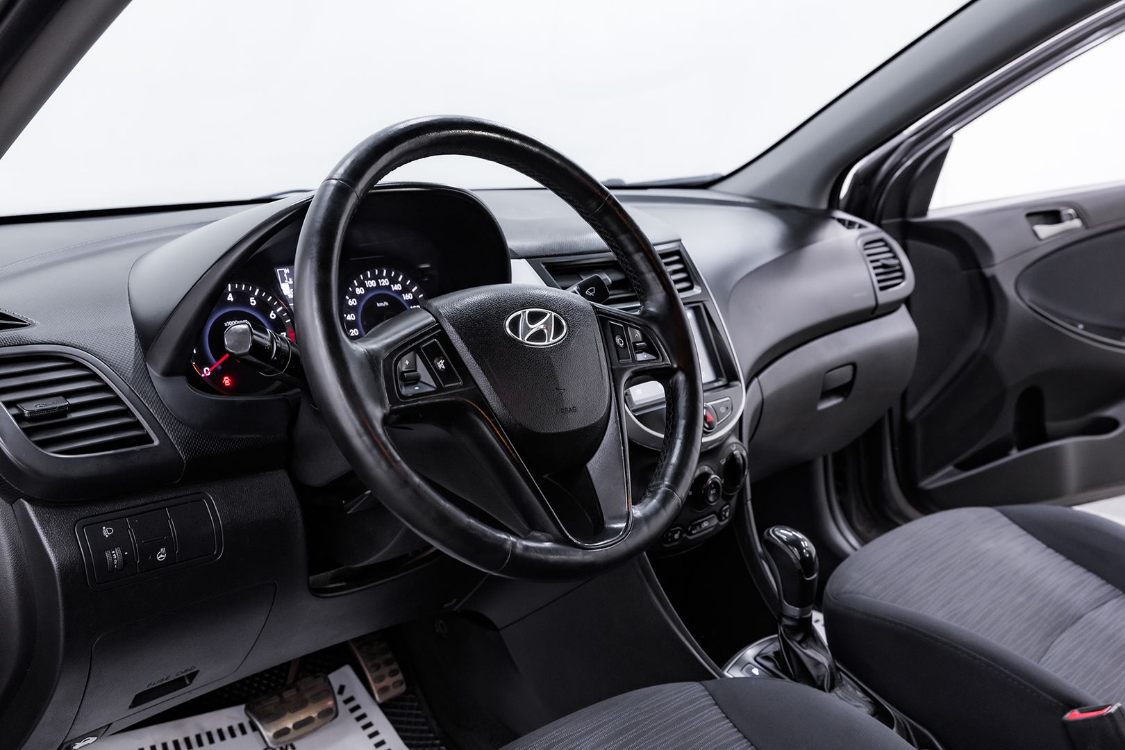 Hyundai Solaris, I Рестайлинг, 2014 фото 9