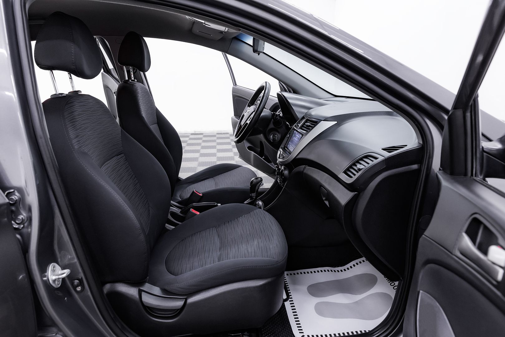 Hyundai Solaris, I Рестайлинг, 2014 фото 14