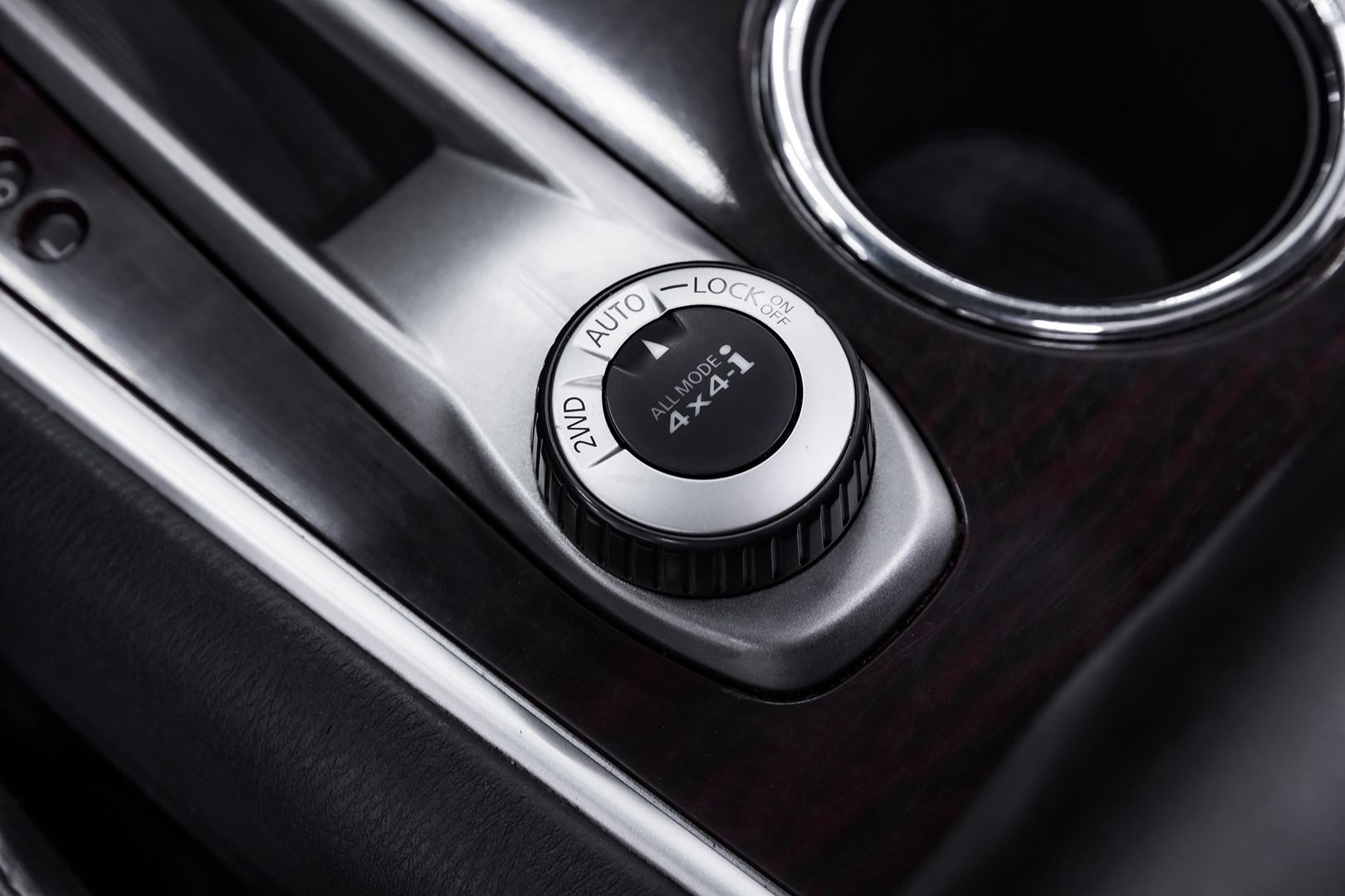 Nissan Pathfinder, IV, 2014 фото 14