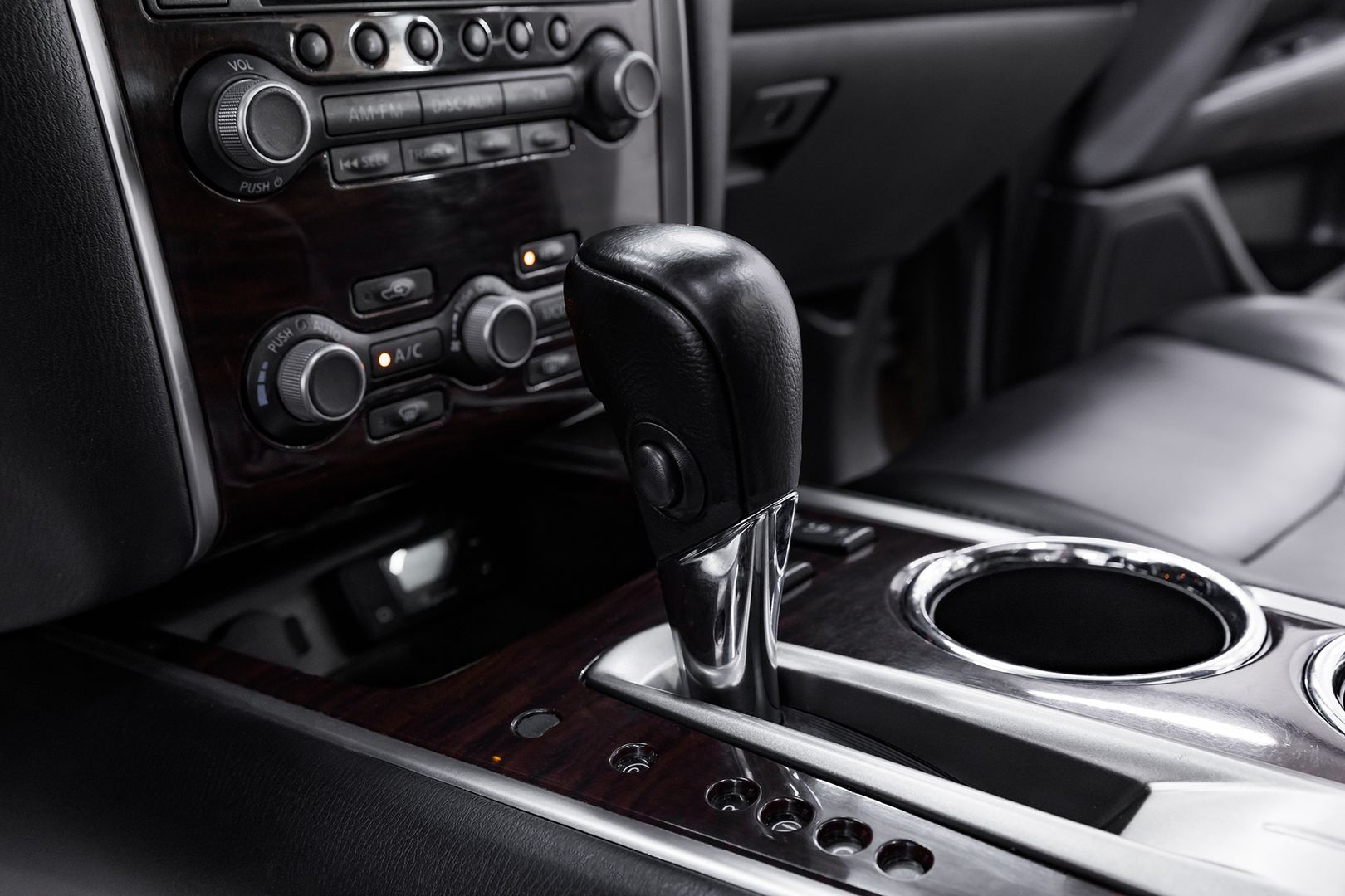 Nissan Pathfinder, IV, 2014 фото 15