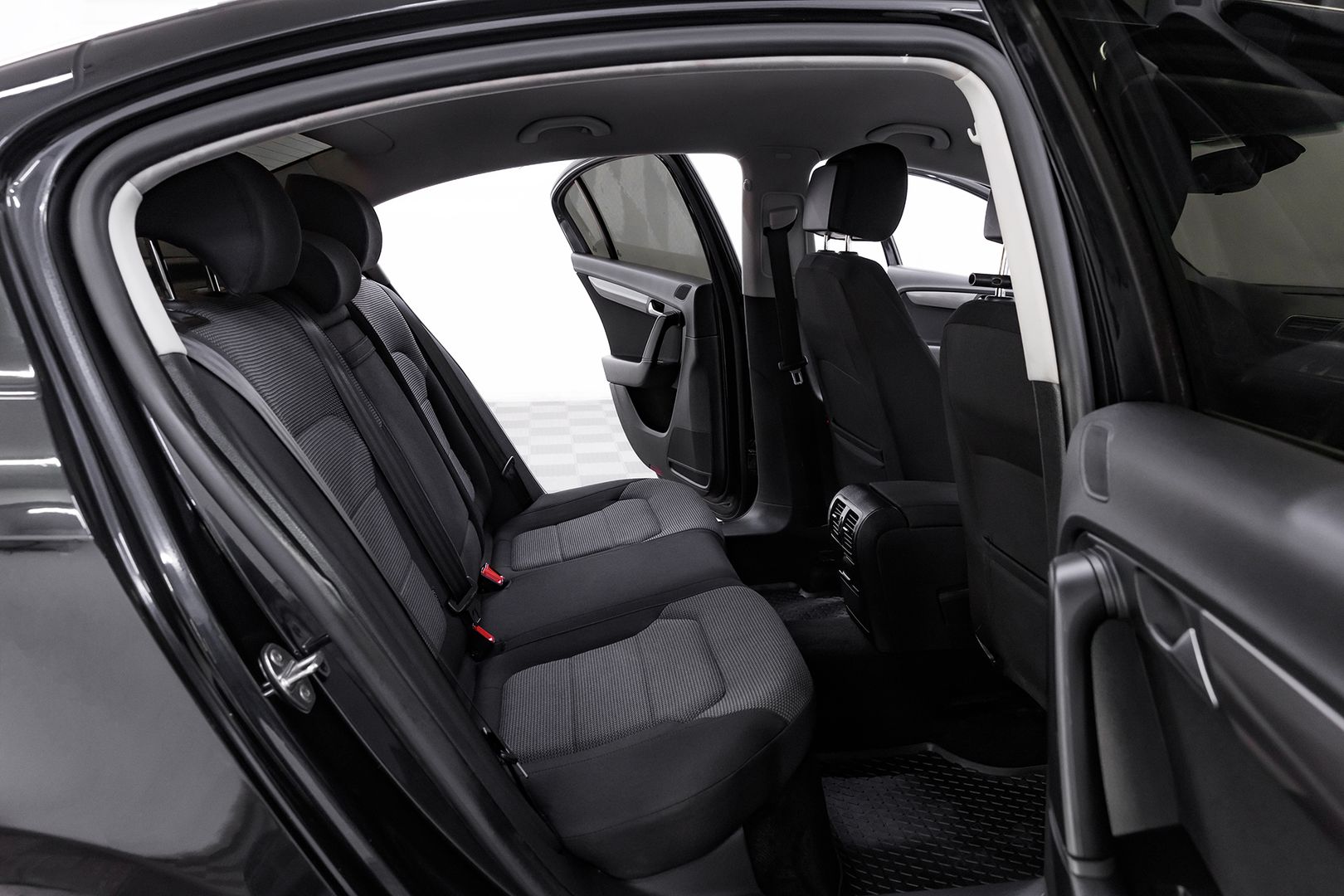 Volkswagen Passat, B7, 2012 фото 18