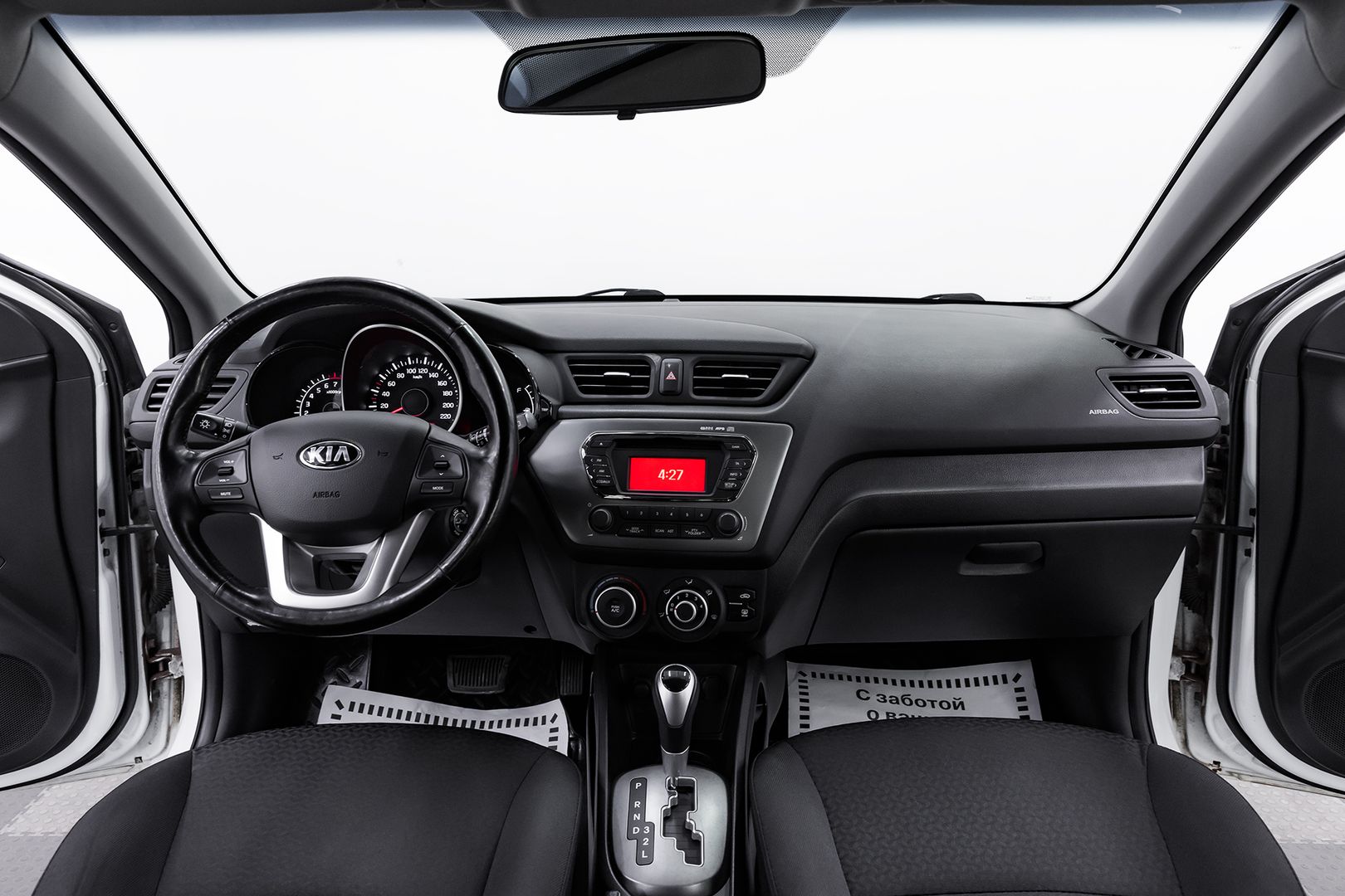 Kia Rio, III, 2015 фото 8