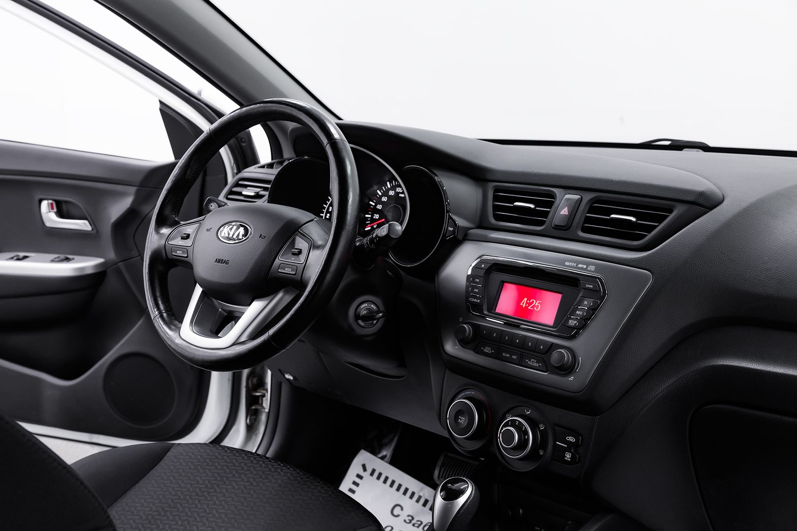 Kia Rio, III, 2015 фото 11