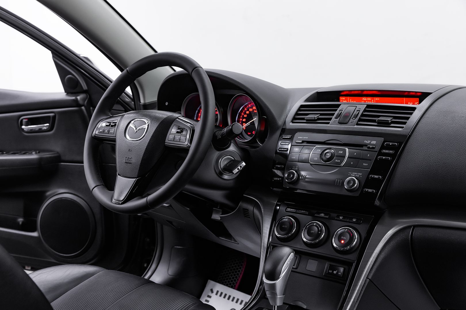 Mazda 6, II (GH) Рестайлинг, 2011 фото 9