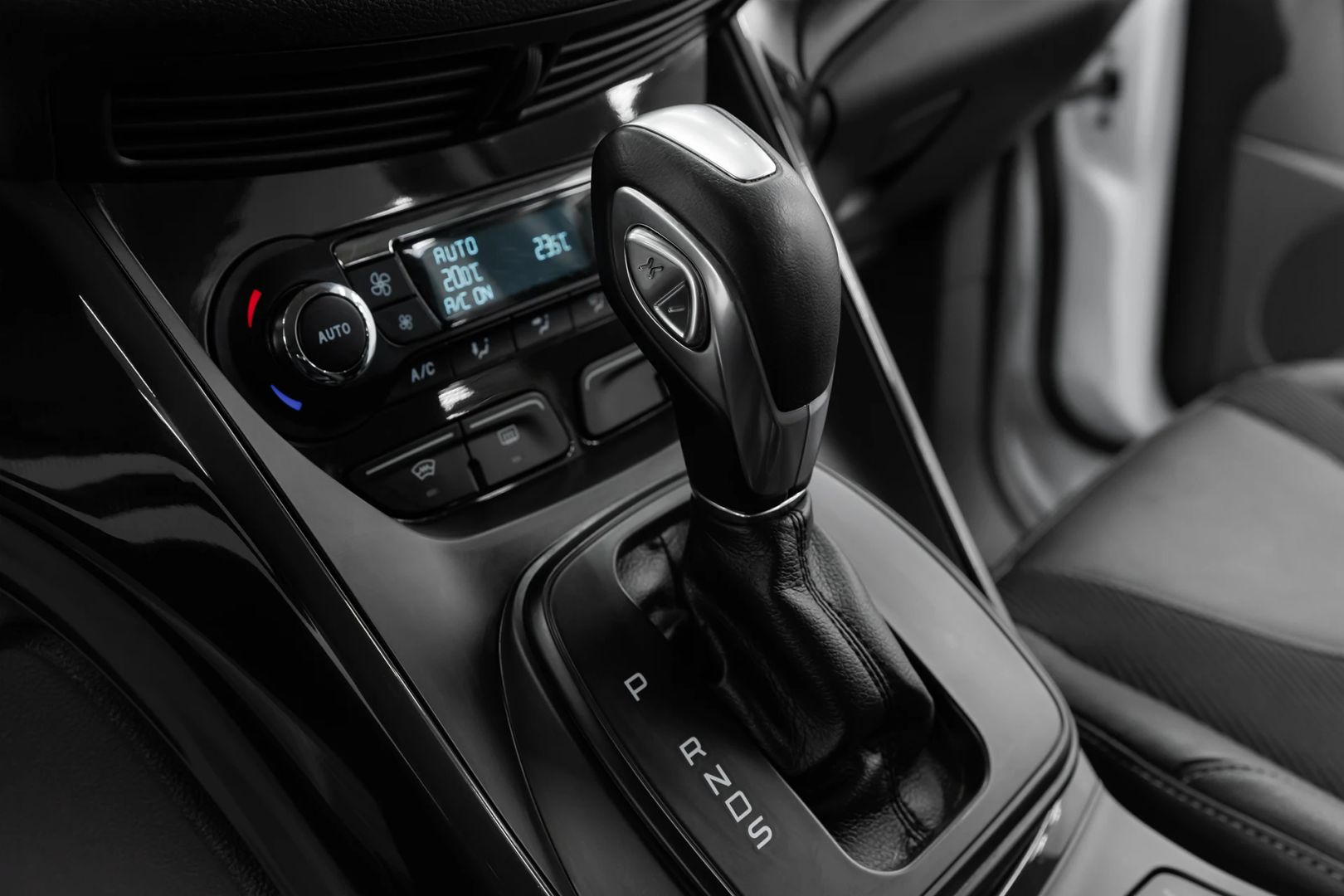 Ford Kuga, II, 2013 фото 13