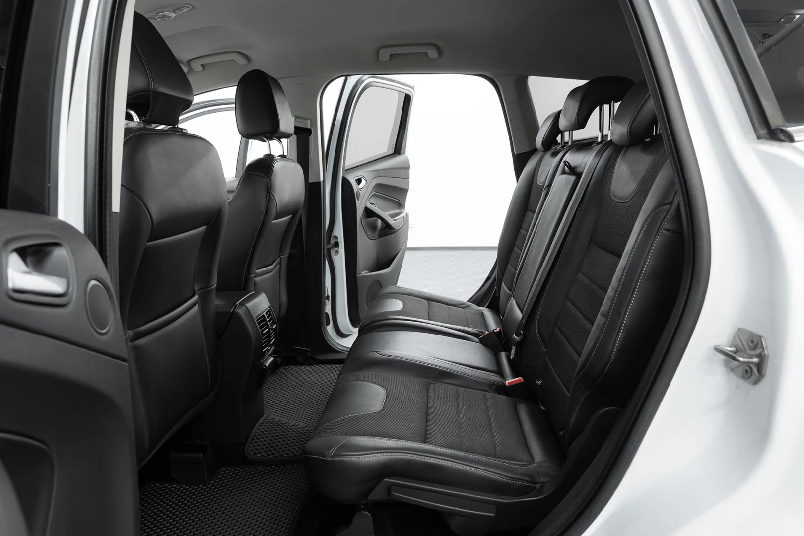 Ford Kuga, II, 2013 фото 16