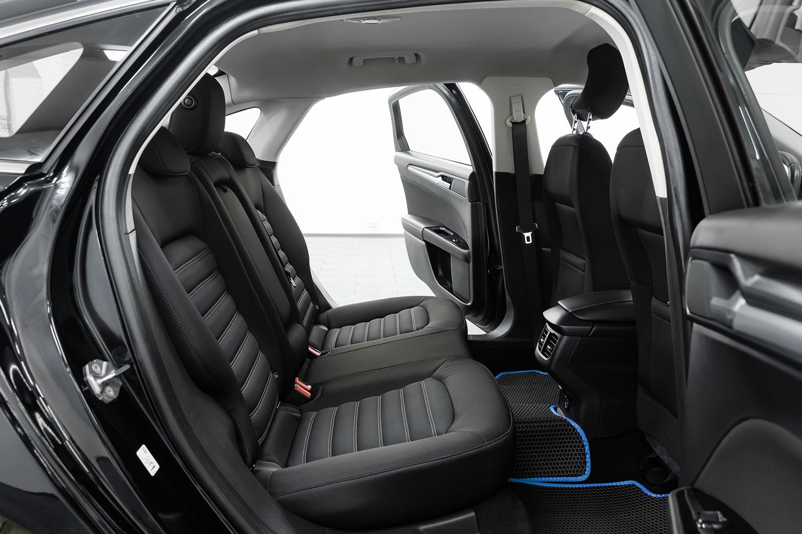 Ford Mondeo, V, 2016 фото 15