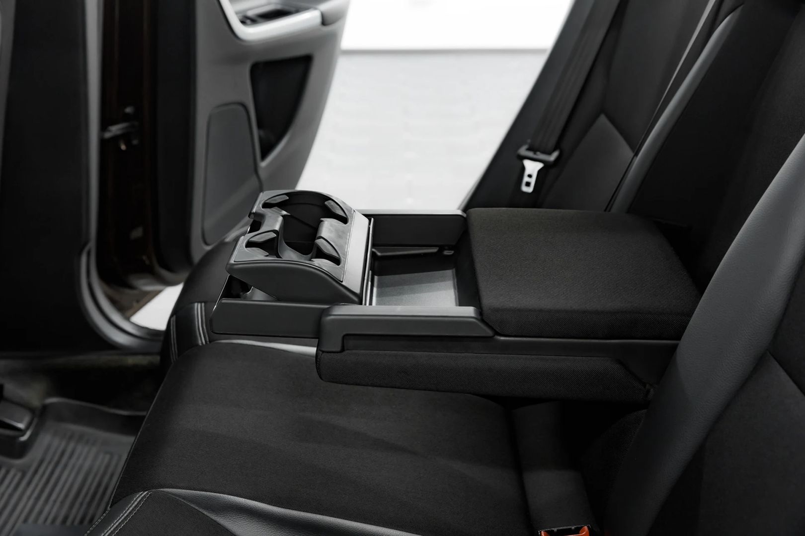 Volvo XC60, I Рестайлинг, 2015 фото 17