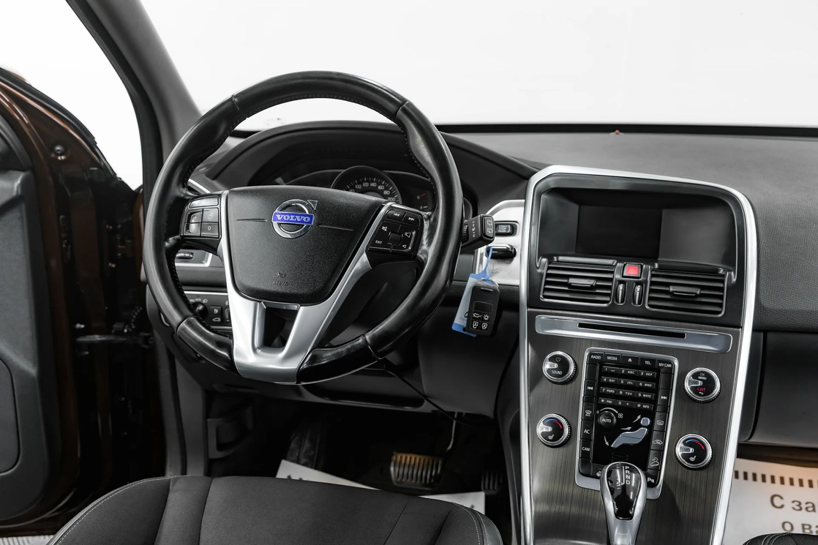 Volvo XC60, I Рестайлинг, 2015 фото 9