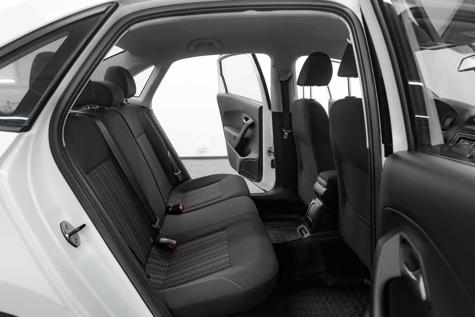 Volkswagen Polo, V Рестайлинг, 2018 фото 16